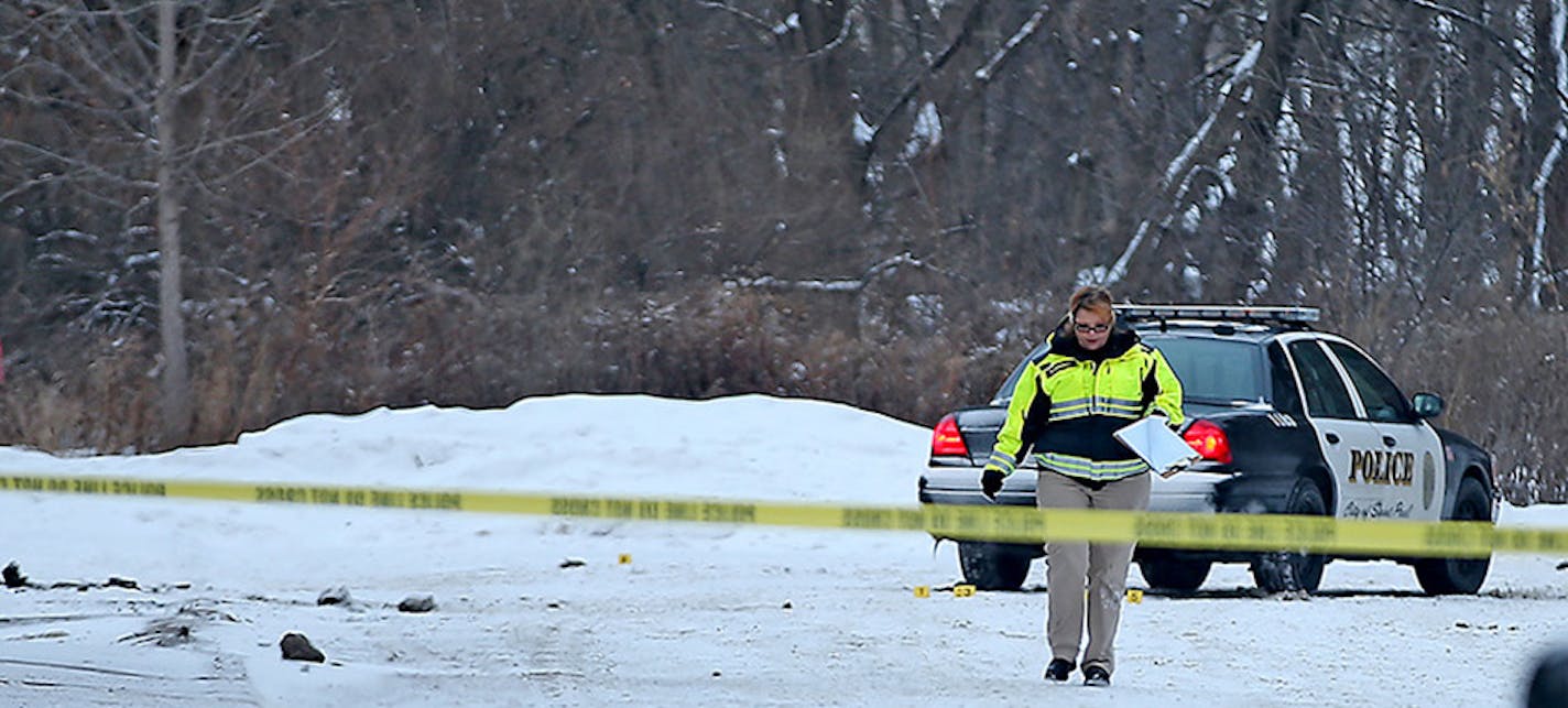 Officers worked the scene of an officer involved shooting that happened at 261 University Avenue E., Wednesday, January 14, 2015 in St. Paul, MN. ] (ELIZABETH FLORES/STAR TRIBUNE) ELIZABETH FLORES &#x201a;&#xc4;&#xa2; eflores@startribune.com