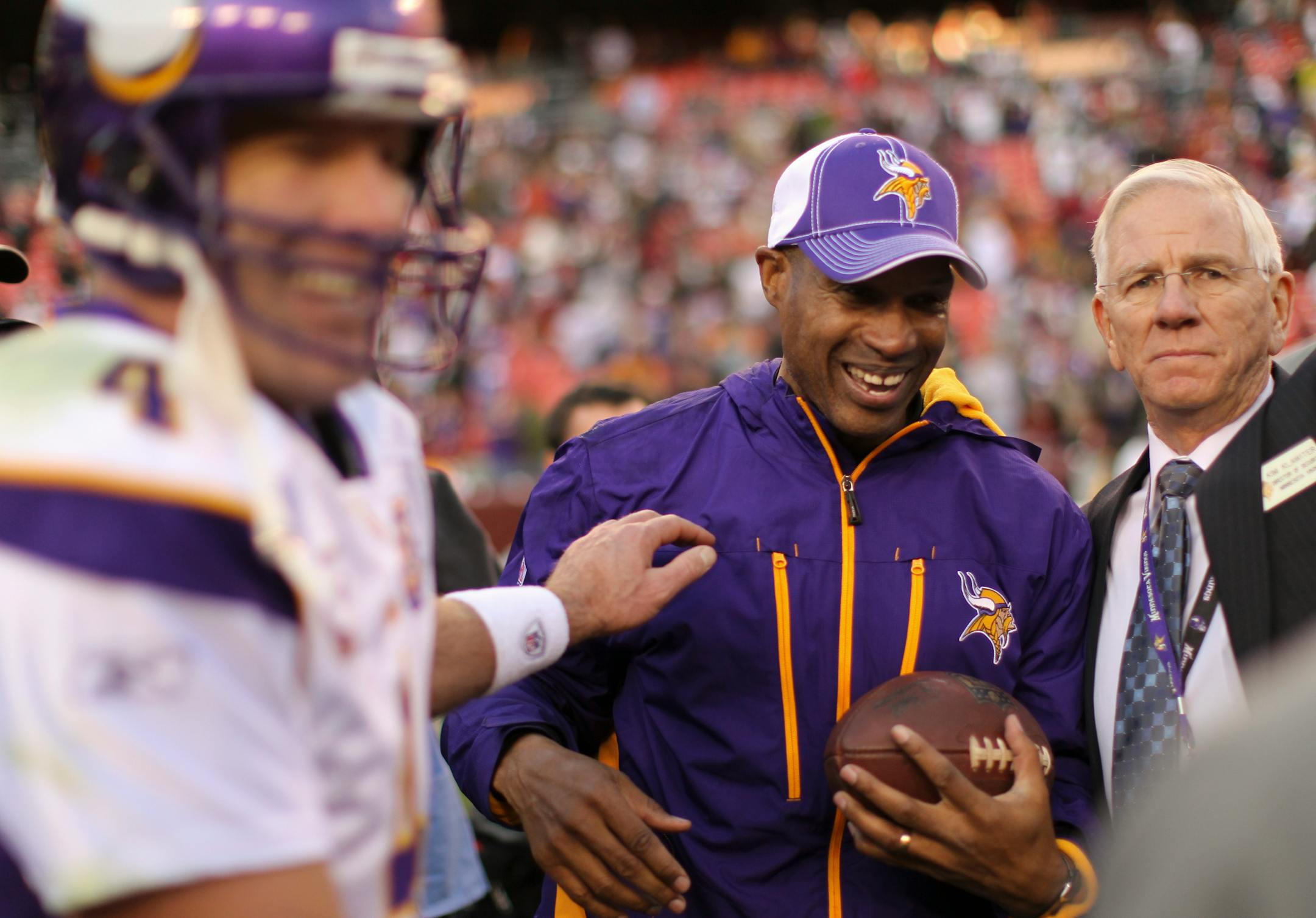 The Minnesota Vikings gave new head coach Leslie Frazier his first win with a 17-13 defeat of the Washington Redskins in 2010.