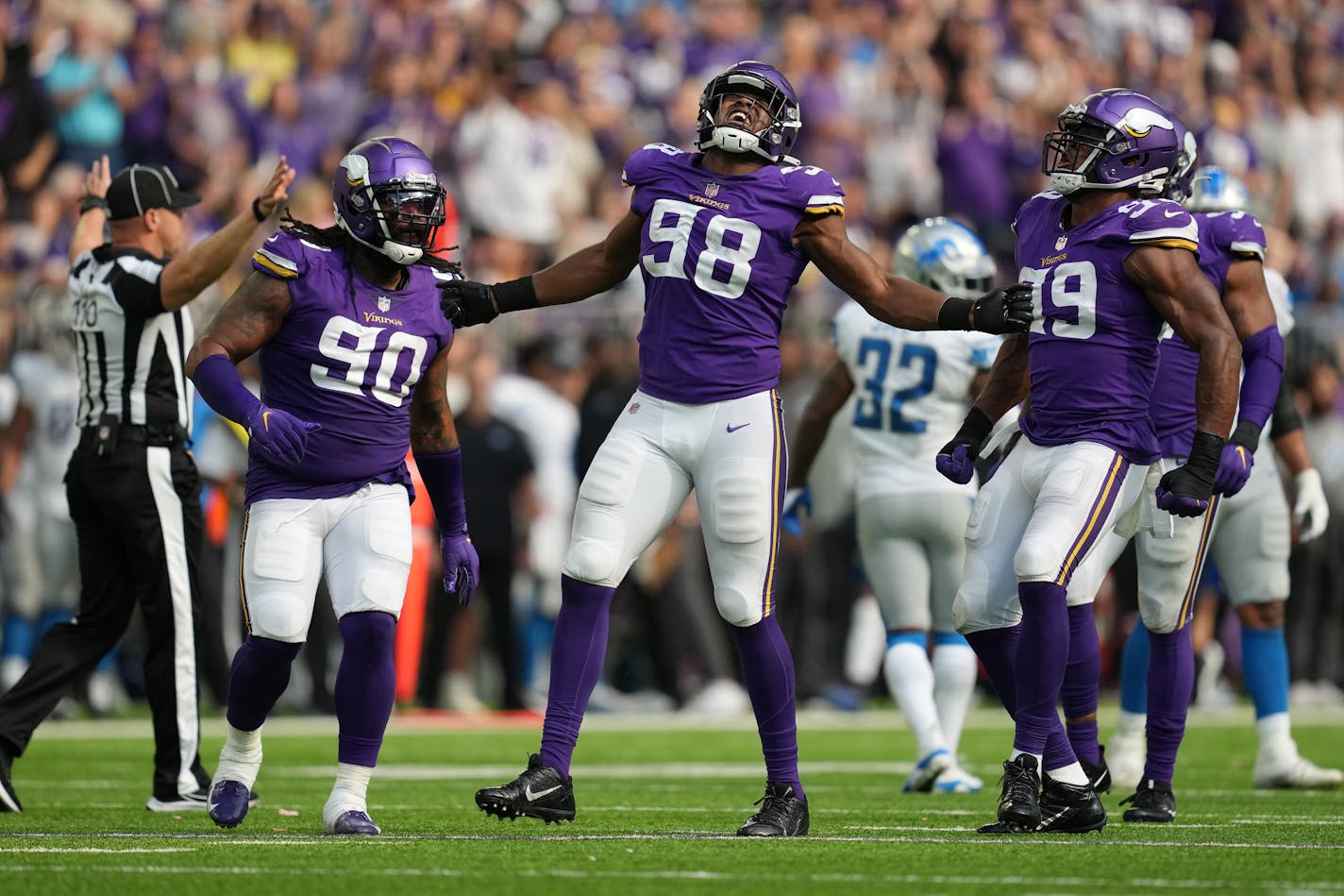 Minnesota Vikings defensive end D.J. Wonnum (98) celebrated after he sacked Detroit Lions quarterback Jared Goff (16) in the fourth quarter. ] ANTHONY SOUFFLE • anthony.souffle@startribune.com