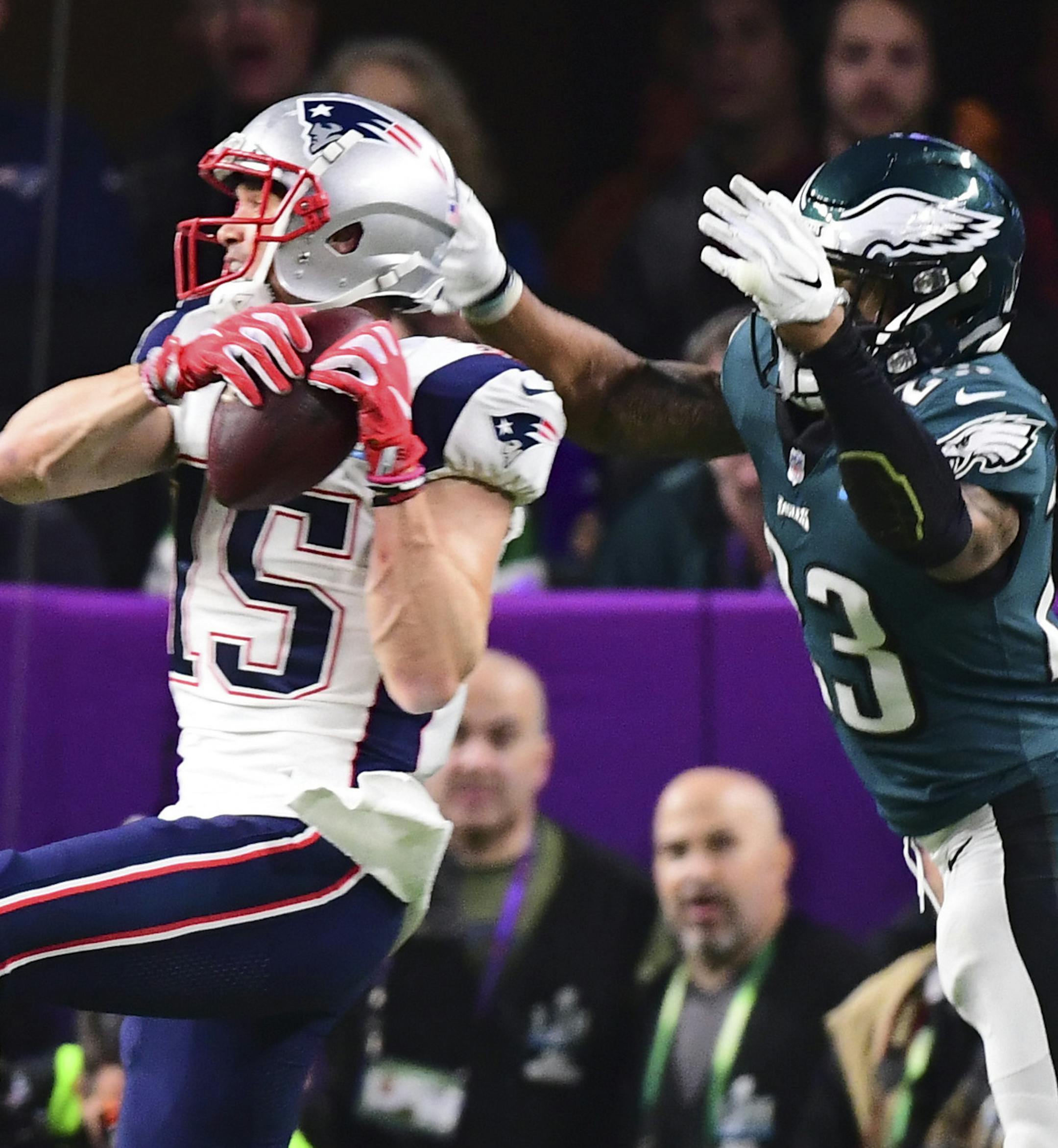 New England Patriots wide receiver Chris Hogan (15) scores a touchdown in the third quarter of Super Bowl LII between the Philadelphia Eagles and New England Patriots at U.S. Bank Stadium in Minneapolis, Feb. 4, 2018. (Ben Solomon/The New York Times)