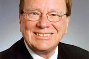 DFL Sen. Metzen treated for recurrence of lung cancer