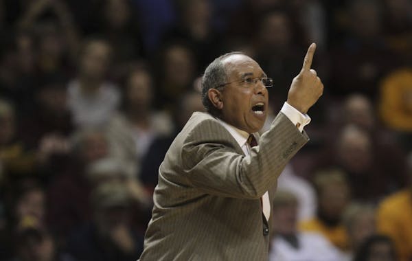 Gophers head coach Tubby Smith gave his team some directions during the first half at Williams Arena in Minneapolis, Min., Tuesday, December 6, 2011.