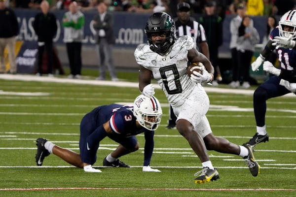 Former Gophers running back  Bucky Irving scored a touchdown for Oregon against Arizona on Oct. 8 in Tucson, Ariz.