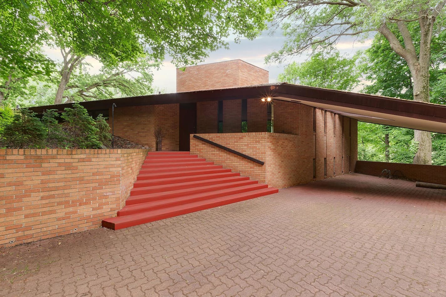 Frank Lloyd Wright house in St. Louis Park is on the market for $1.495 million.