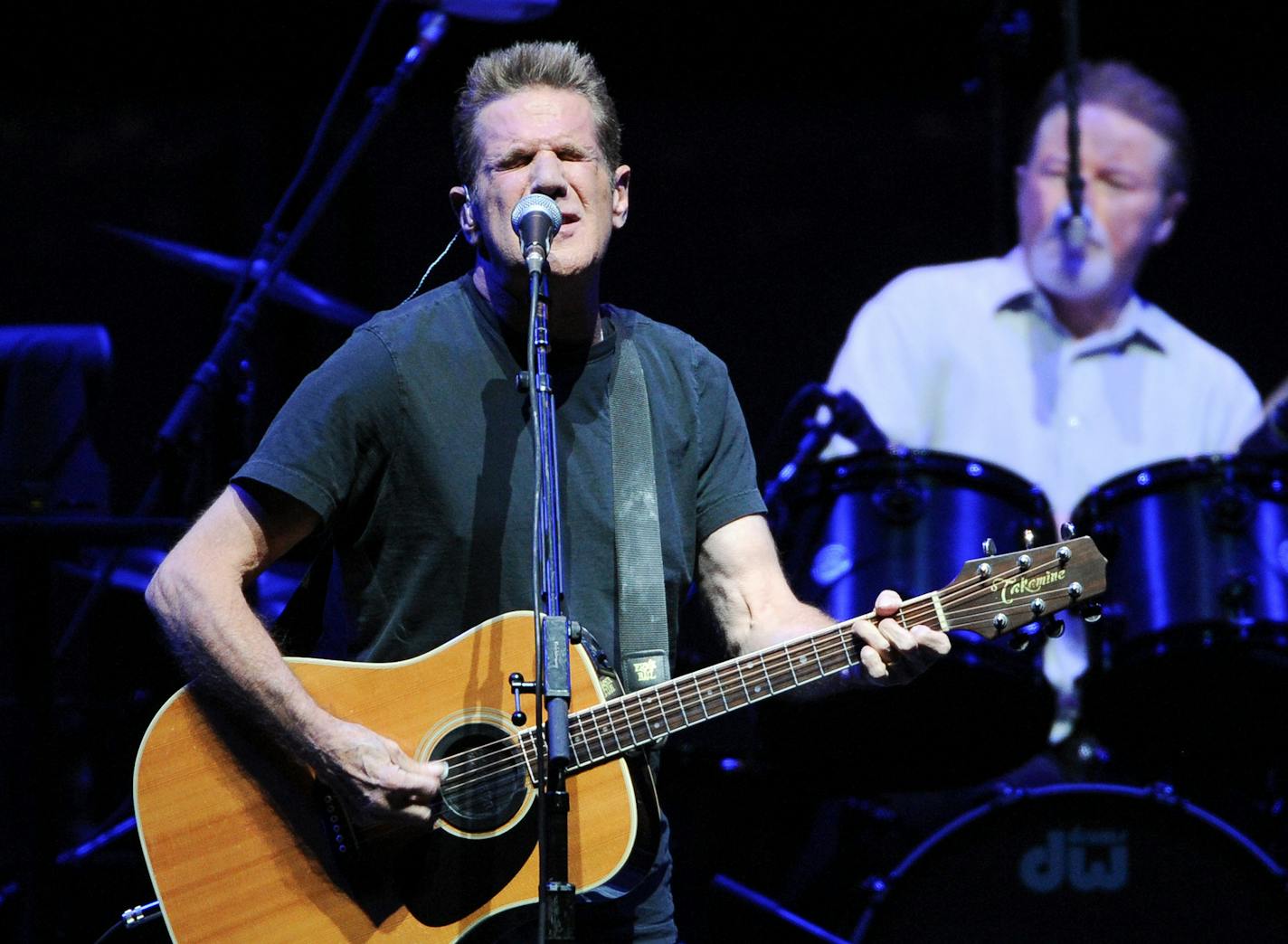 Musicians Glenn Frey, left, and Don Henley of the Eagles perform at Madison Square Garden on Friday, Nov. 8, 2013 in New York. (Photo by Evan Agostini/Invision/AP)