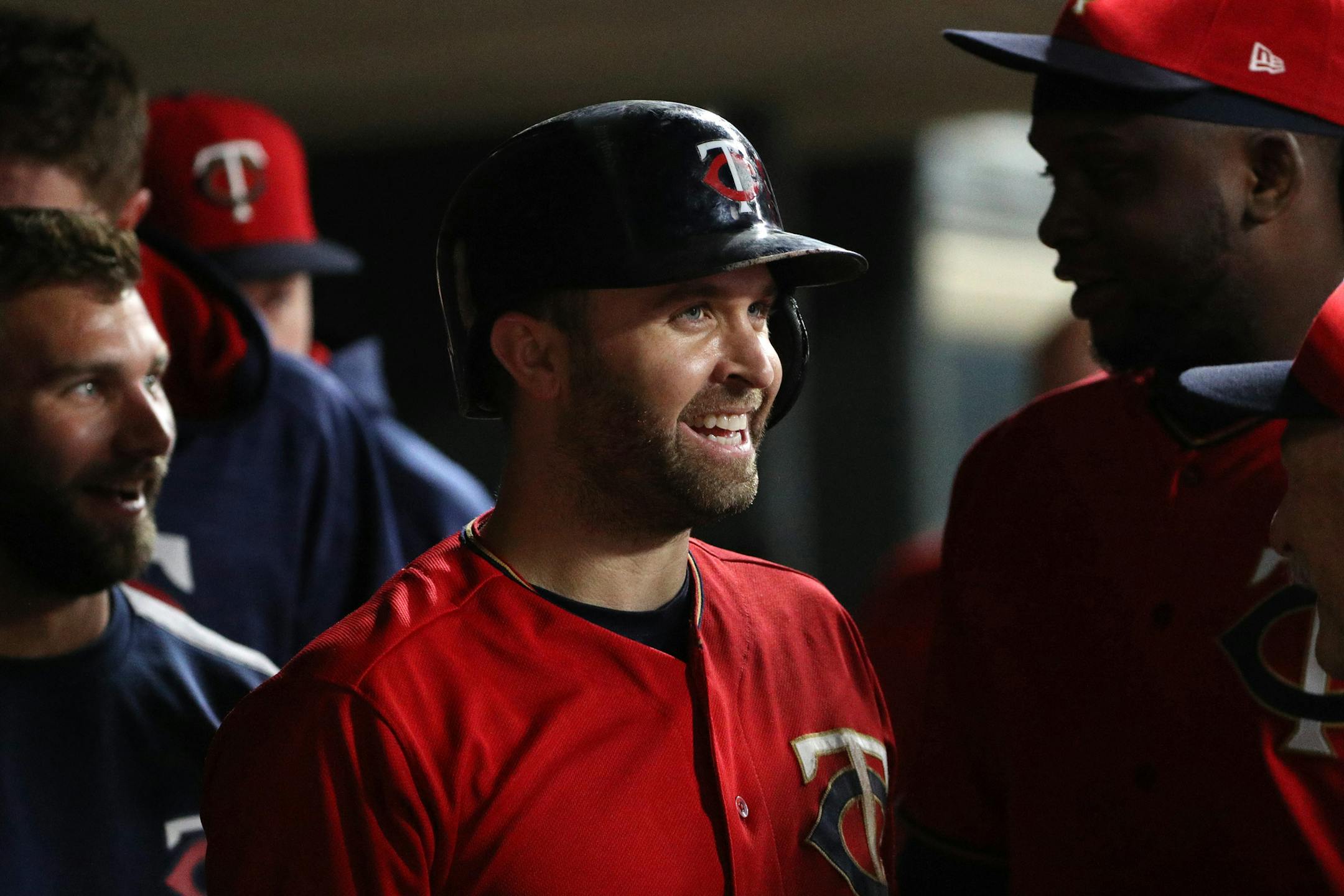 Minnesota Twins second baseman Brian Dozier (2)