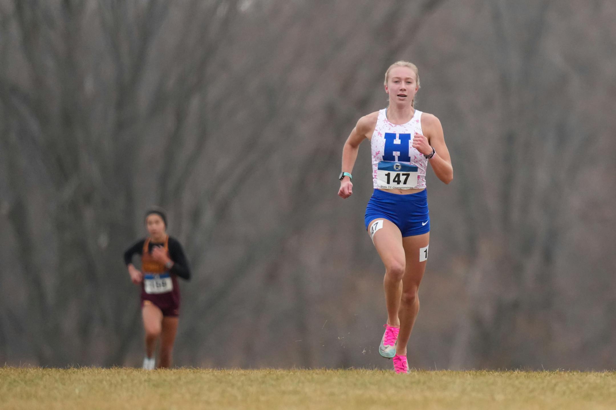Sydney Drevlow of Hopkins came in second with a time of 17:39.80. Behind her Norah Hushagen of Forest Lake with a time of 17:48.53.