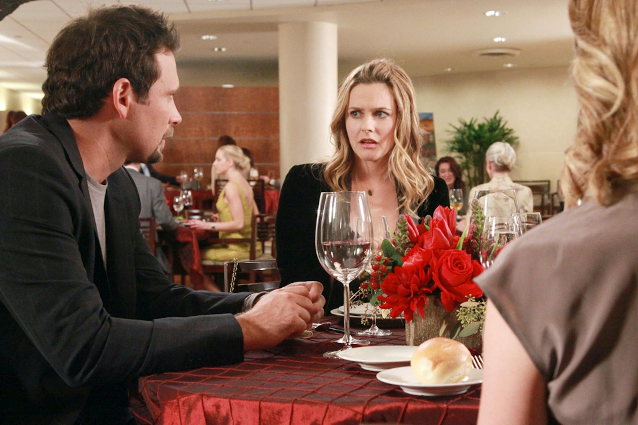 Jeremy Sisto and Alicia Silverstone in "Suburgatory."