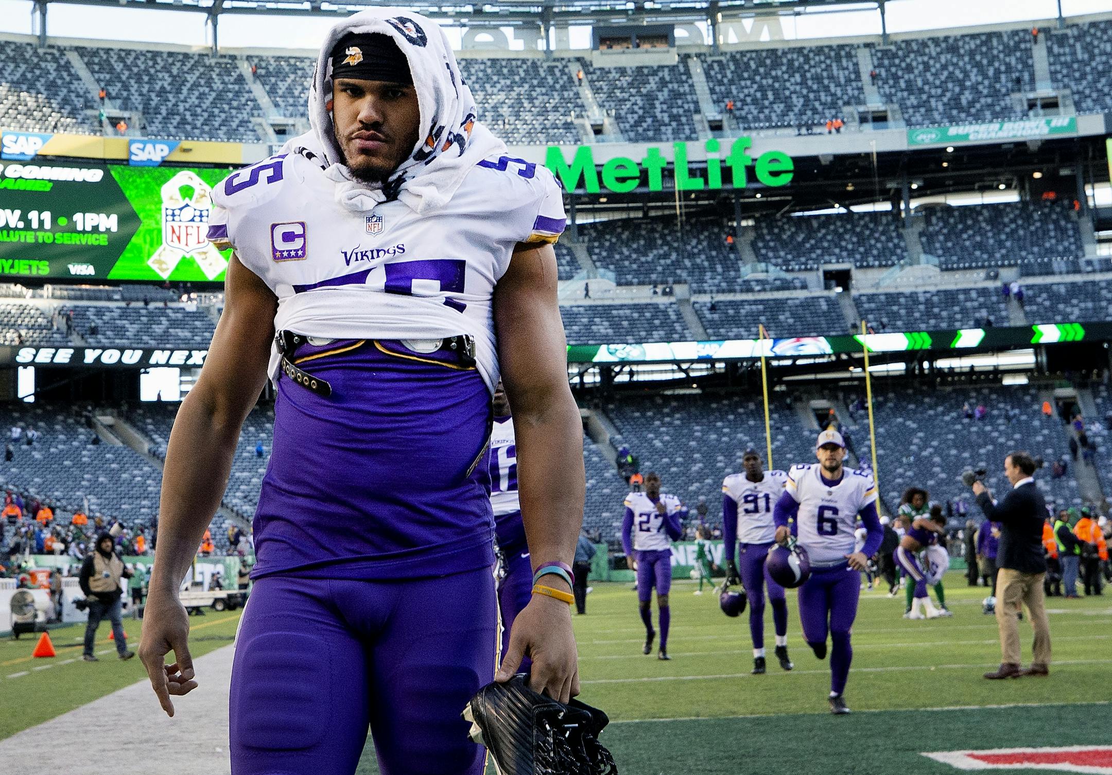 Anthony Barr (55) walked off the field at the end of the game.