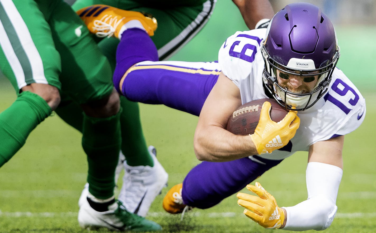 Adam Thielen was tackled after a catch in the second quarter. ] CARLOS GONZALEZ &#xef; cgonzalez@startribune.com &#xf1; October 21, 2018, East Rutherford, NJ, MetLife Stadium, NFL, Minnesota Vikings vs. New York Jets