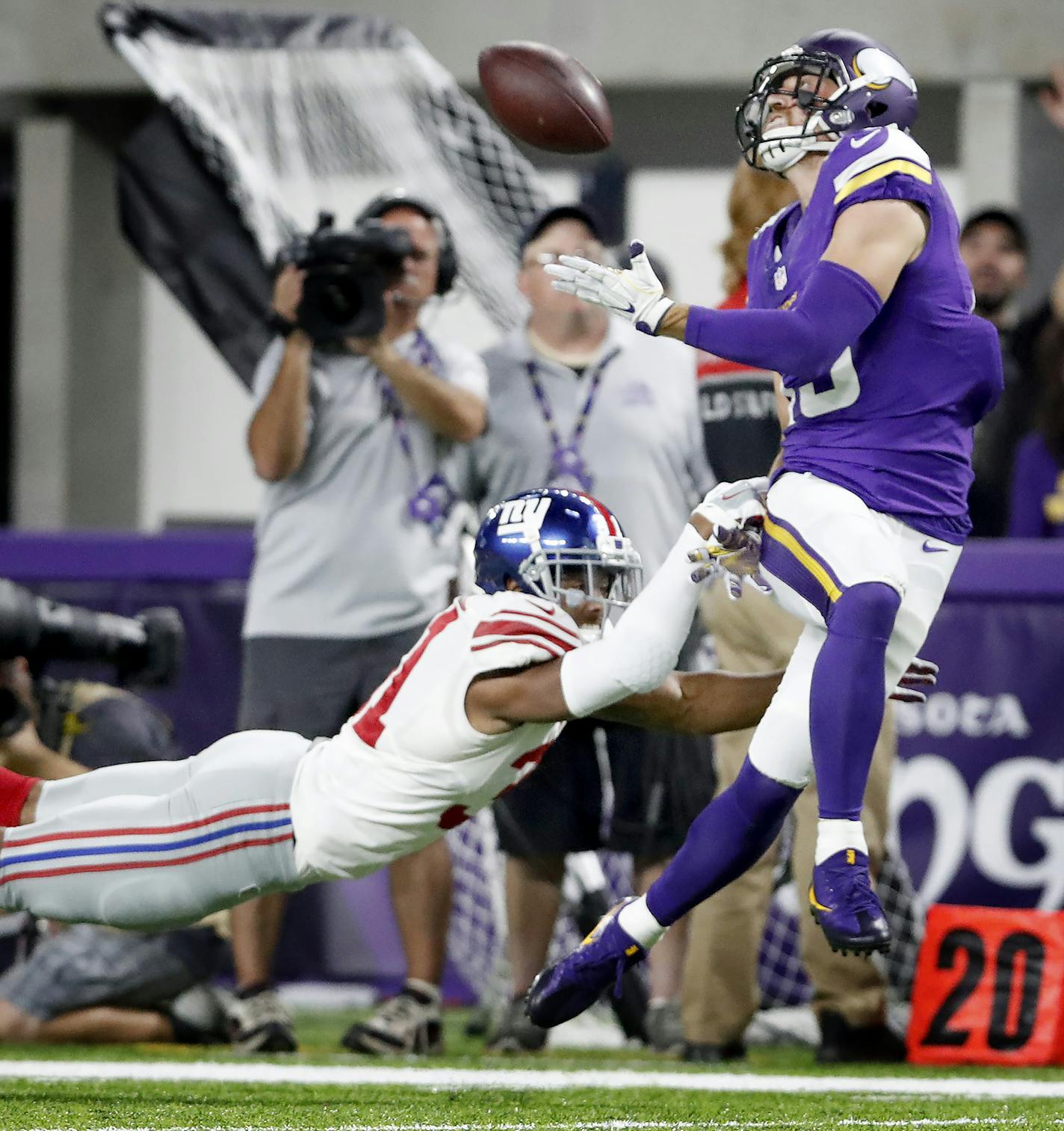 Trevin Wade (31) broke up a pass intended for Adam Thielen (19) in the first quarter. ] CARLOS GONZALEZ cgonzalez@startribune.com - October 3, 2016, Minneapolis, MN, US Bank Stadium, NFL, Minnesota Vikings vs. New York Giants