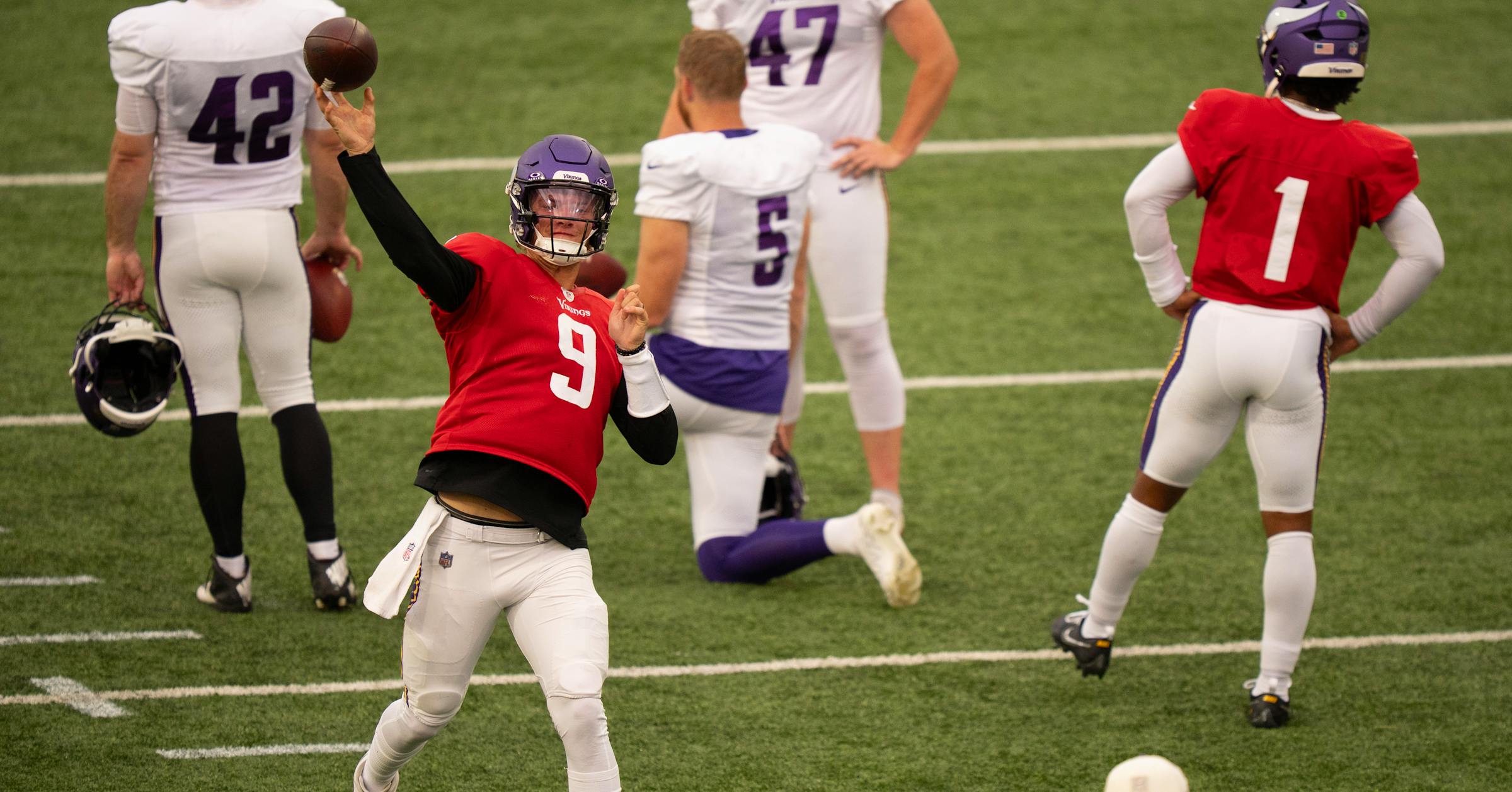 Kyler Murray, J.J. McCarthy Vikings Practice: Rough Night Under Lights