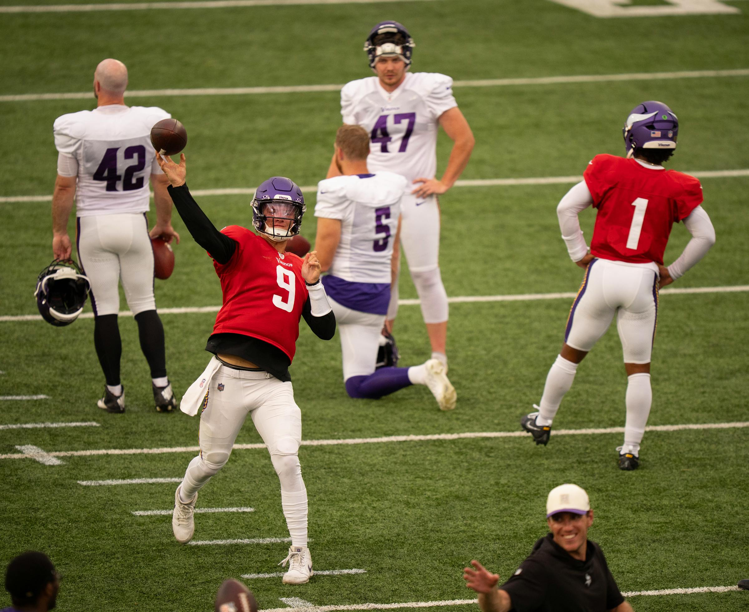 Kyler Murray, J.J. McCarthy Vikings Practice: Rough Night Under Lights