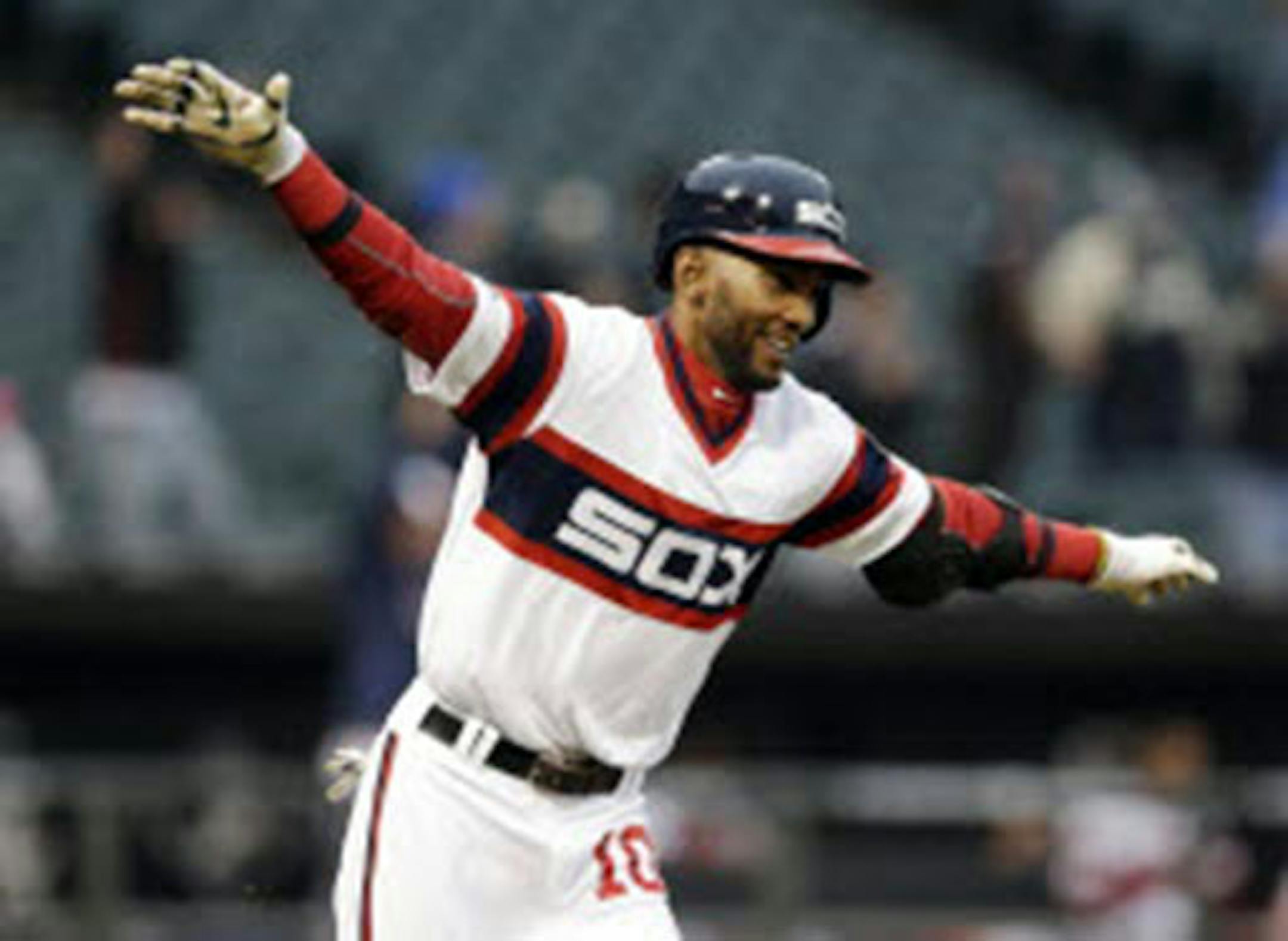 The White Sox's Alexei Ramirez celebrated as he rounded the bases after hitting the game-winning, two-run home run in the ninth inning to beat the Indians 4-3 in Chicago on Sunday.