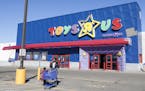 A Toys &#xec;R&#xee; Us in Maplewood, Minn., March 15, 2018. Toys &#xec;R&#xee; Us is the latest failure of financial engineering, albeit one that cou