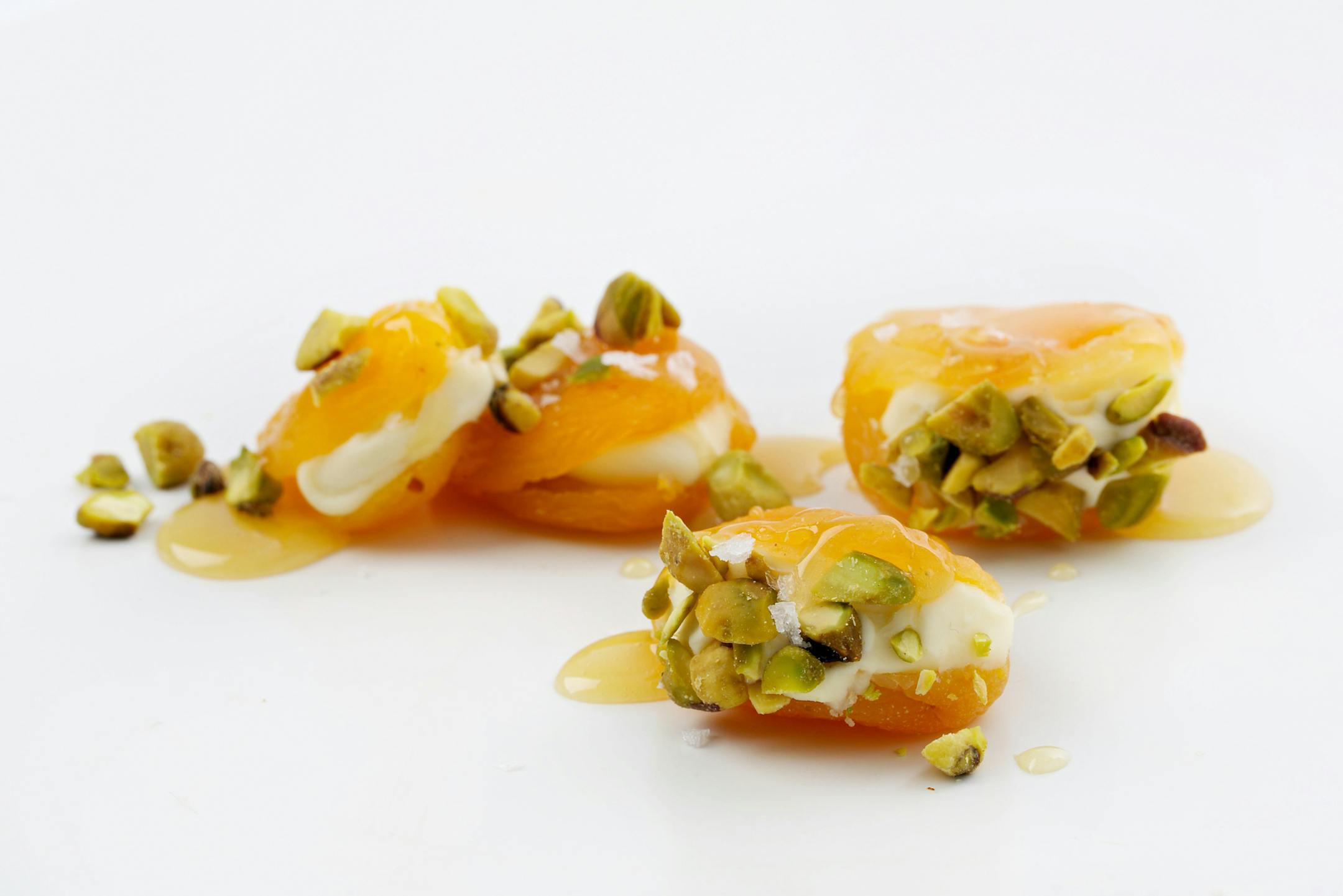 Mascarpone Apricots. MUST CREDIT: Photo by Deb Lindsey for The Washington Post.