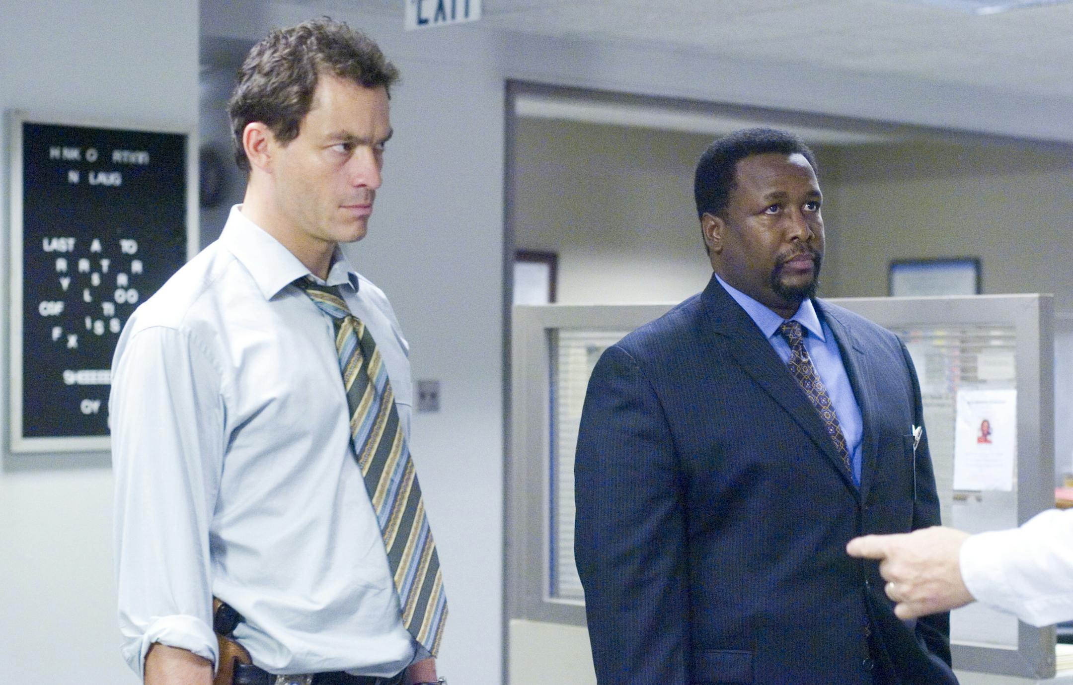 THE WIRE Series Finale: Dominic West, Wendell Pierce. photo: Nicole Rivelli, HBO