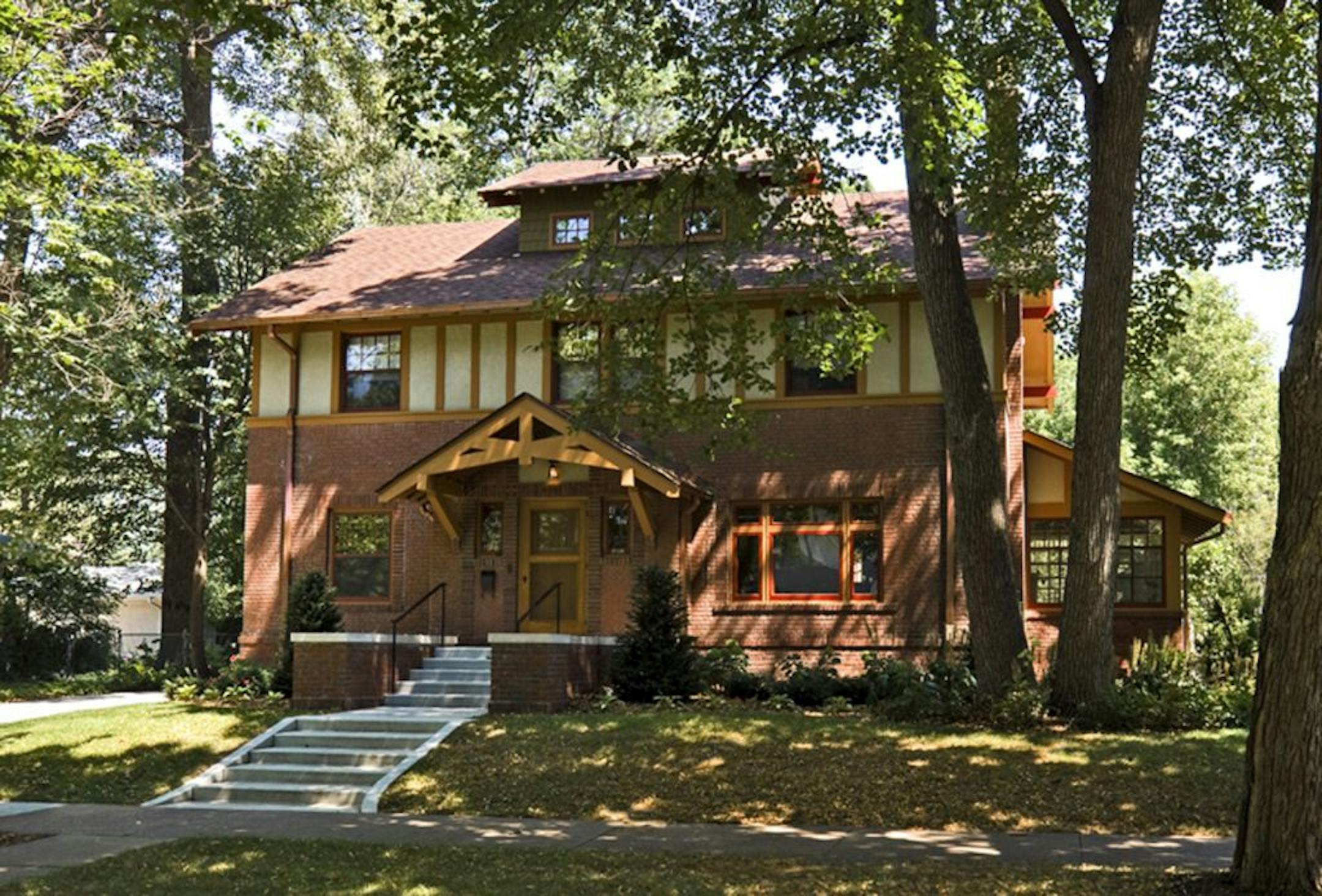 4741 Emerson, winner of a 'Blend' award