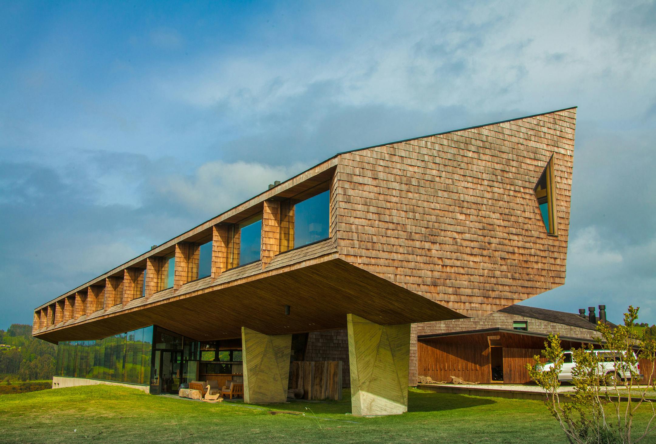 Resembling a sail in the wind, the Terra Chiloe Hotel is modern architect's version of the traditional Palafito construction in Chiloe, Chile. (Steve Haggerty/ColorWorld/TNS) ORG XMIT: 1163824
