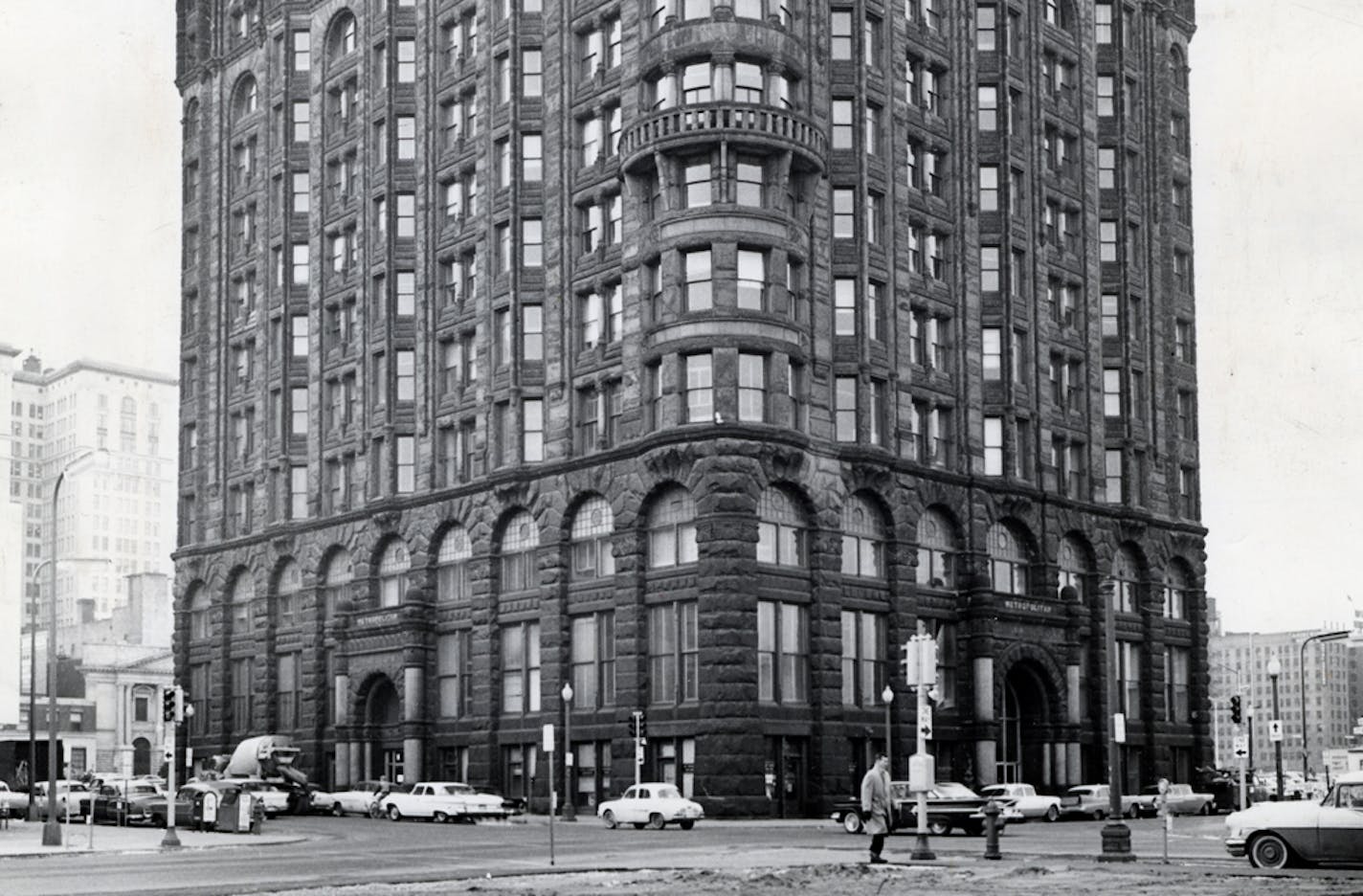 The Met, 1961. It anchored the corner of 3rd St. and 2nd Av. S. in downtown Minneapolis for 71 years.