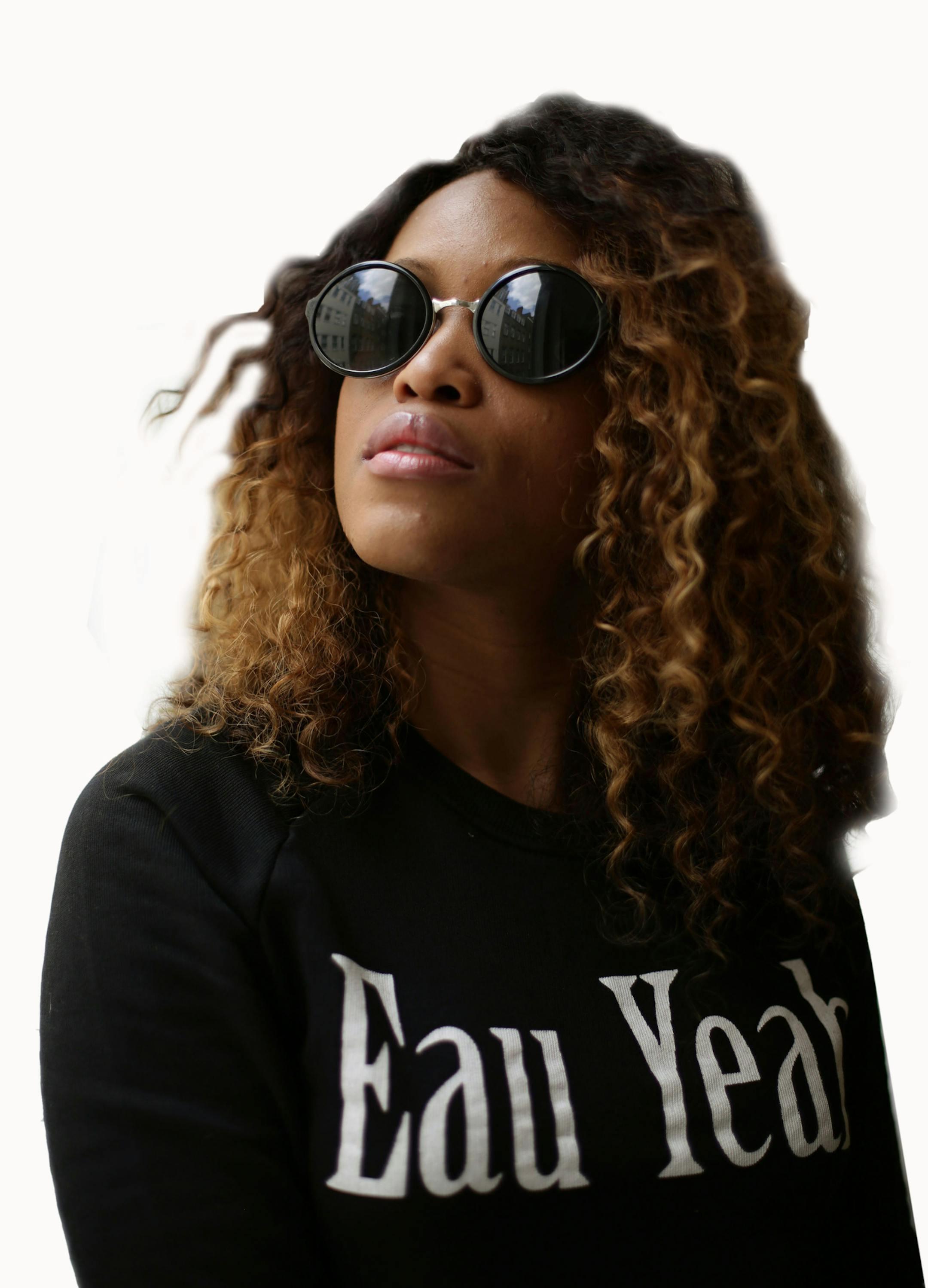 Eve portriats. American rapper-singer and actress Eve (full name Eve Jihan Jeffers) during a portrait session at the offices of Dawbell PR in central London. Picture date: Friday April 26, 2013. Photo credit should read: Yui Mok/PA Wire URN:16456062 ORG XMIT: pa-news-old-20130507-125929-show