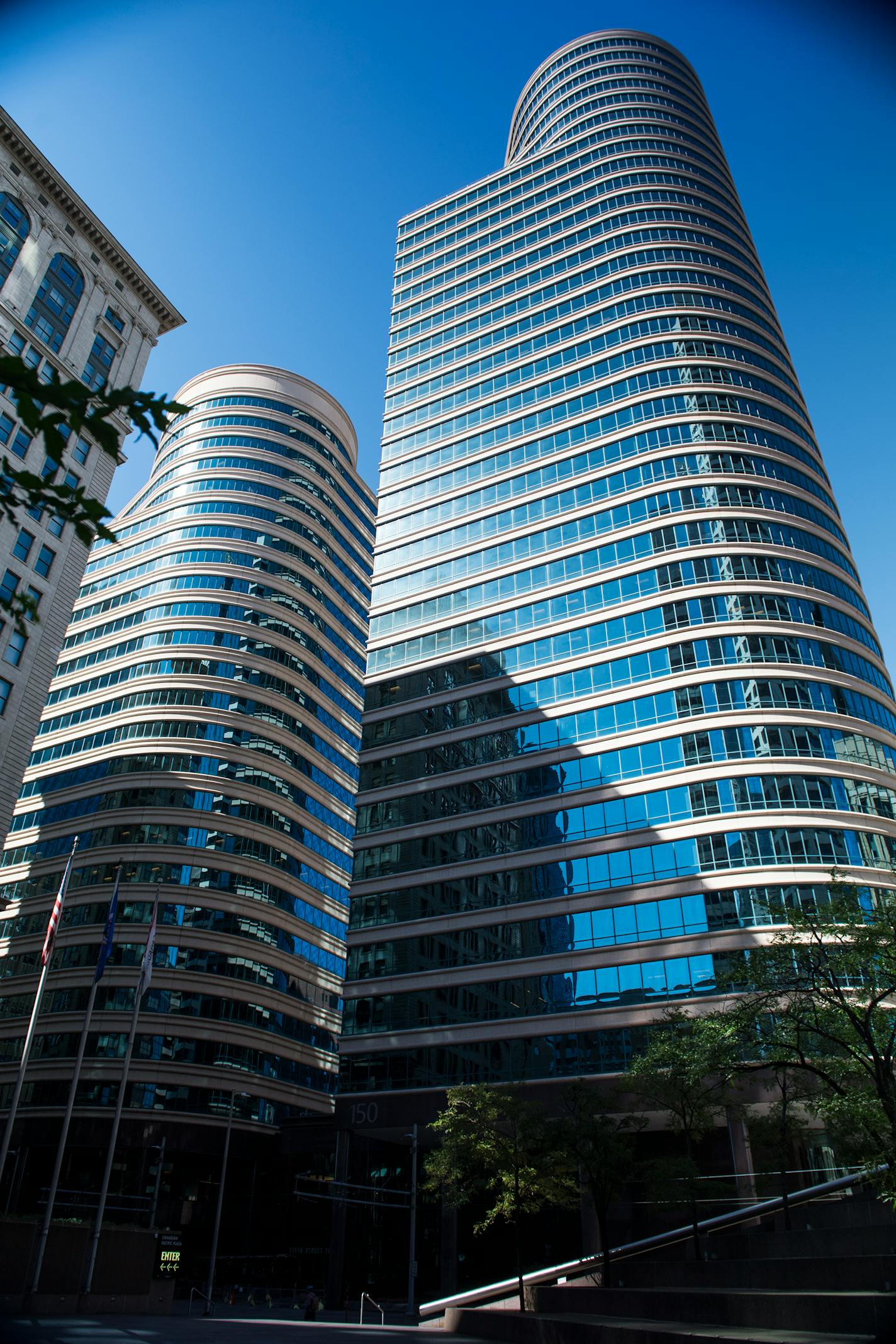 The Fifth Street Towers on Friday. The owner is renovating the towers in hope of attracting new tenants. ] Isaac Hale • isaac.hale@startribune.com The Fifth Street Towers in Minneapolis, MN, on Friday, July 29, 2016. The owner is renovating the towers in hope of attracting new tenants.