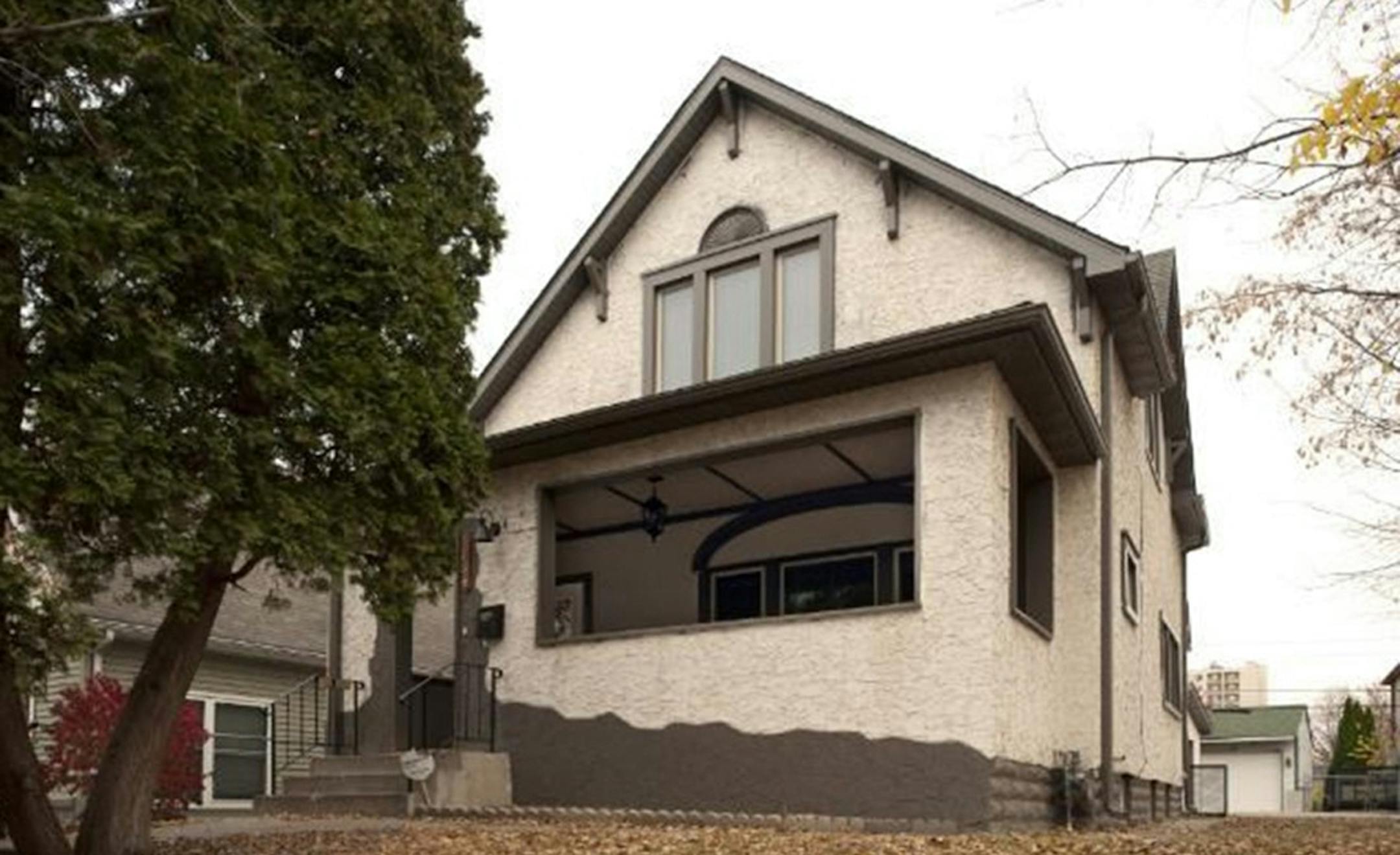 ... Minneapolis
Built in 1914, this three-bedroom, two-bath house, located in the Near North neighborhood, and features three bedrooms on one level, new kitchen, bath, flooring and roof, partial basement and two-car attached garage. Listed by Michael Spicer, Re/Max Metro Elite, 612-567-3629.