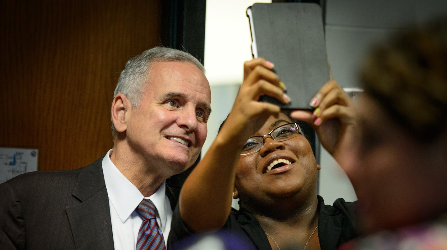 Governor Mark Dayton took time to pose for a selfie after meeting with Winona State University student senators at the Kryzsko Commons Student Union, Winona. ] Wednesday September 9, 2014 GLEN STUBBE * gstubbe@startribune.com EDS, no ID