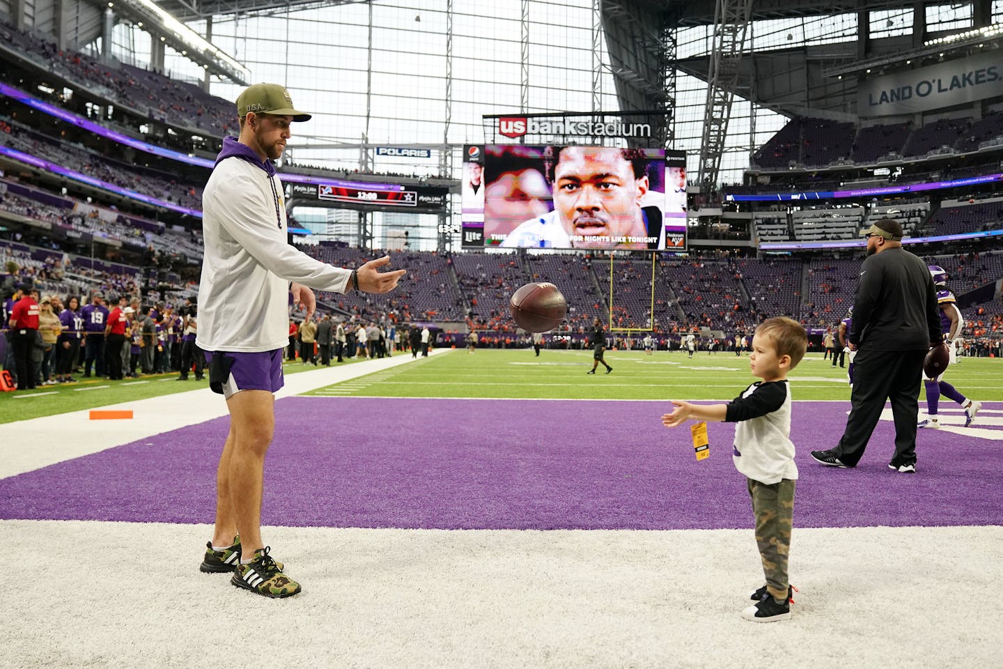 Minnesota Vikings wide receiver Adam Thielen (19) played catch with his son Asher on the field ahead of Sunday's game. ] ANTHONY SOUFFLE &#x2022; anthony.souffle@startribune.com The Minnesota Vikings played the Denver Broncos in an NFL game Sunday, Nov. 17k, 2019 at U.S. Bank Stadium in Minneapolis.