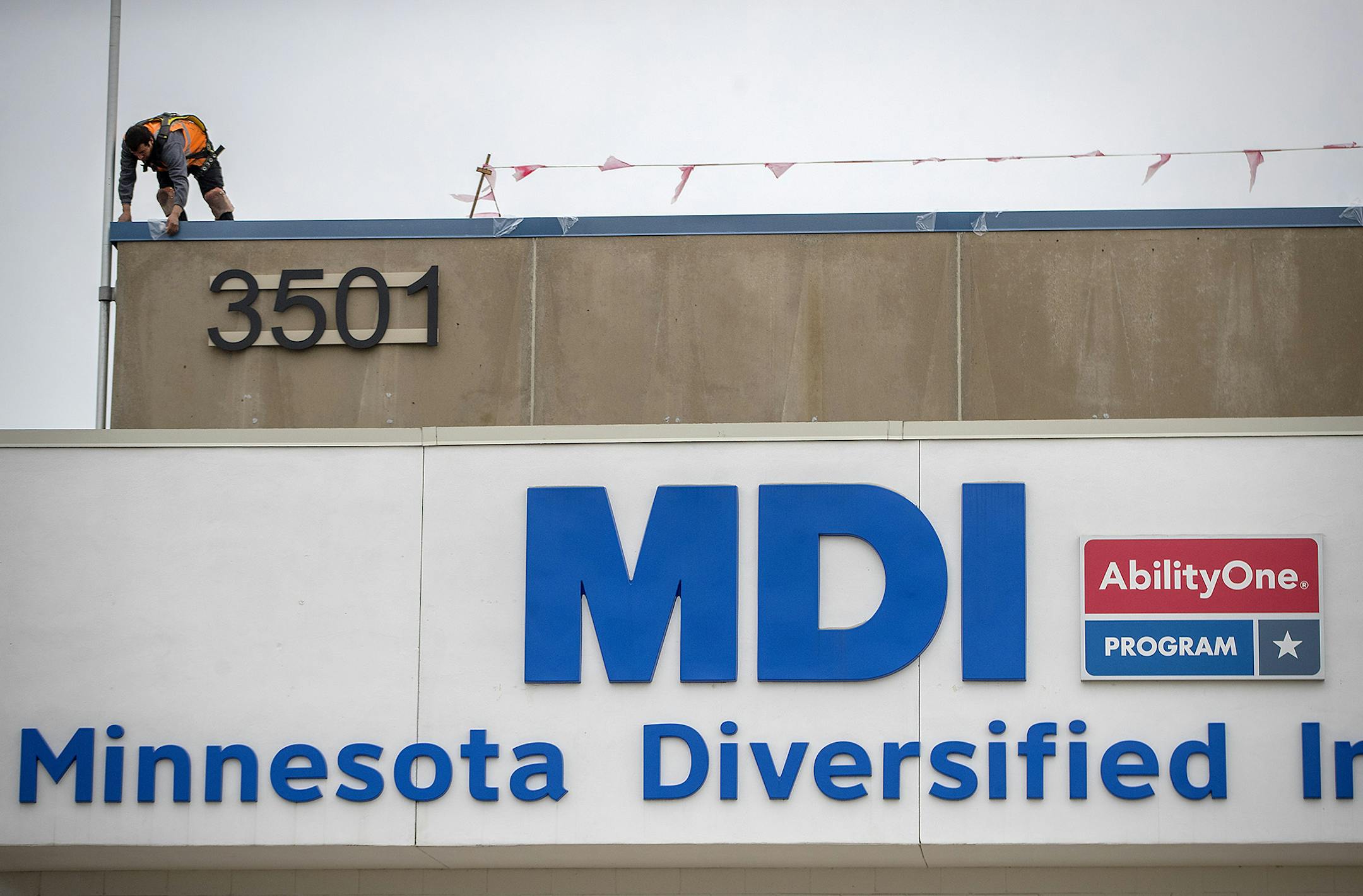 The former postal service distribution facility at 1301 Industrial Blvd. in northeast Minneapolis, Wednesday, May 9, 2018. ] ELIZABETH FLORES &#xef; liz.flores@startribune.com