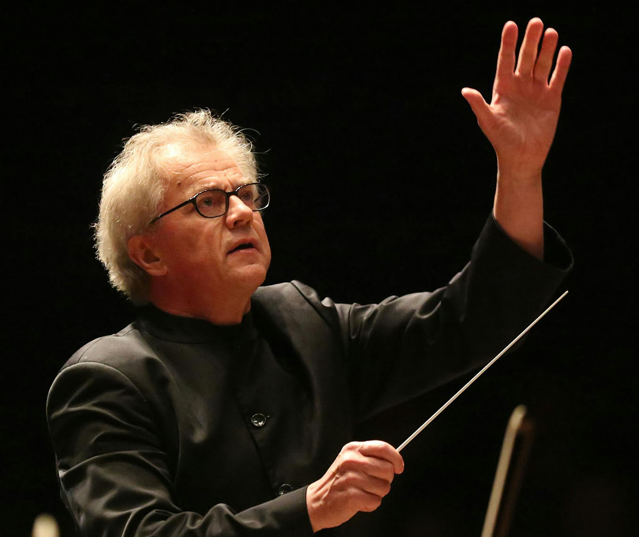 Conductor Osmo Vanska lead the musicians of the Minnesota Orchestra during a farewell concert at the Ted Mann Hall Min., Friday, October 4, 2013 ] (KYNDELL HARKNESS/STAR TRIBUNE) kyndell.harkness@startribune.com