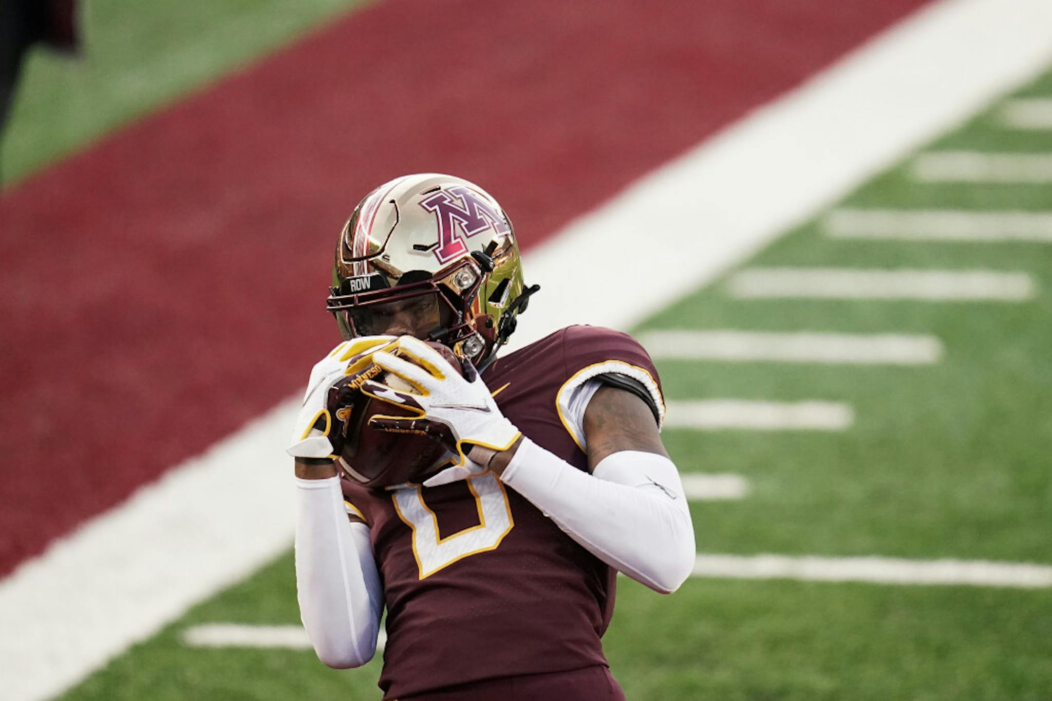 Rashod Bateman of the Gophers warmed up before the game.