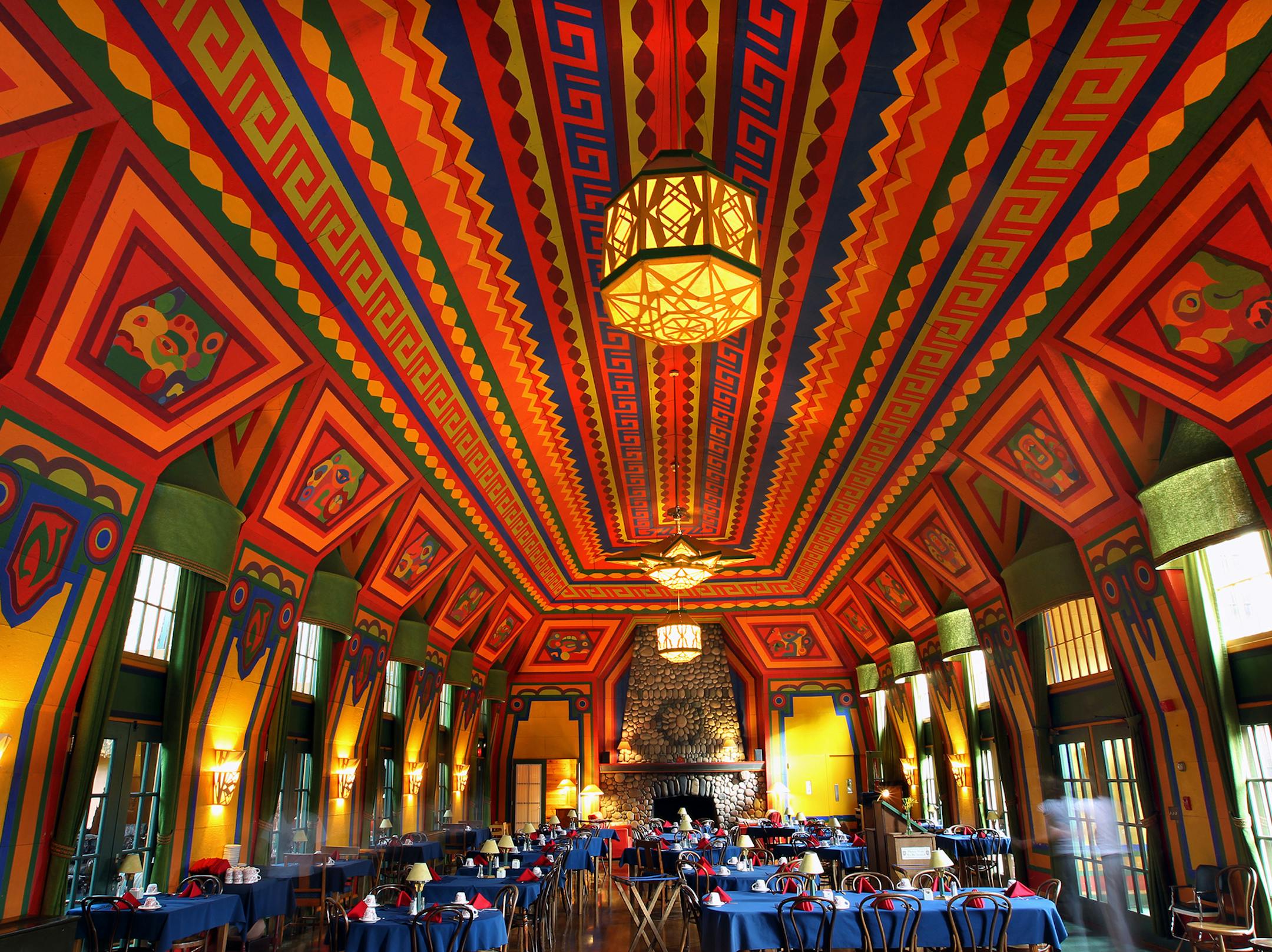 The domed ceiling of the Naniboujou Lodge makes a great backdrop when you stop in for breakfast, brunch or afternoon tea.
