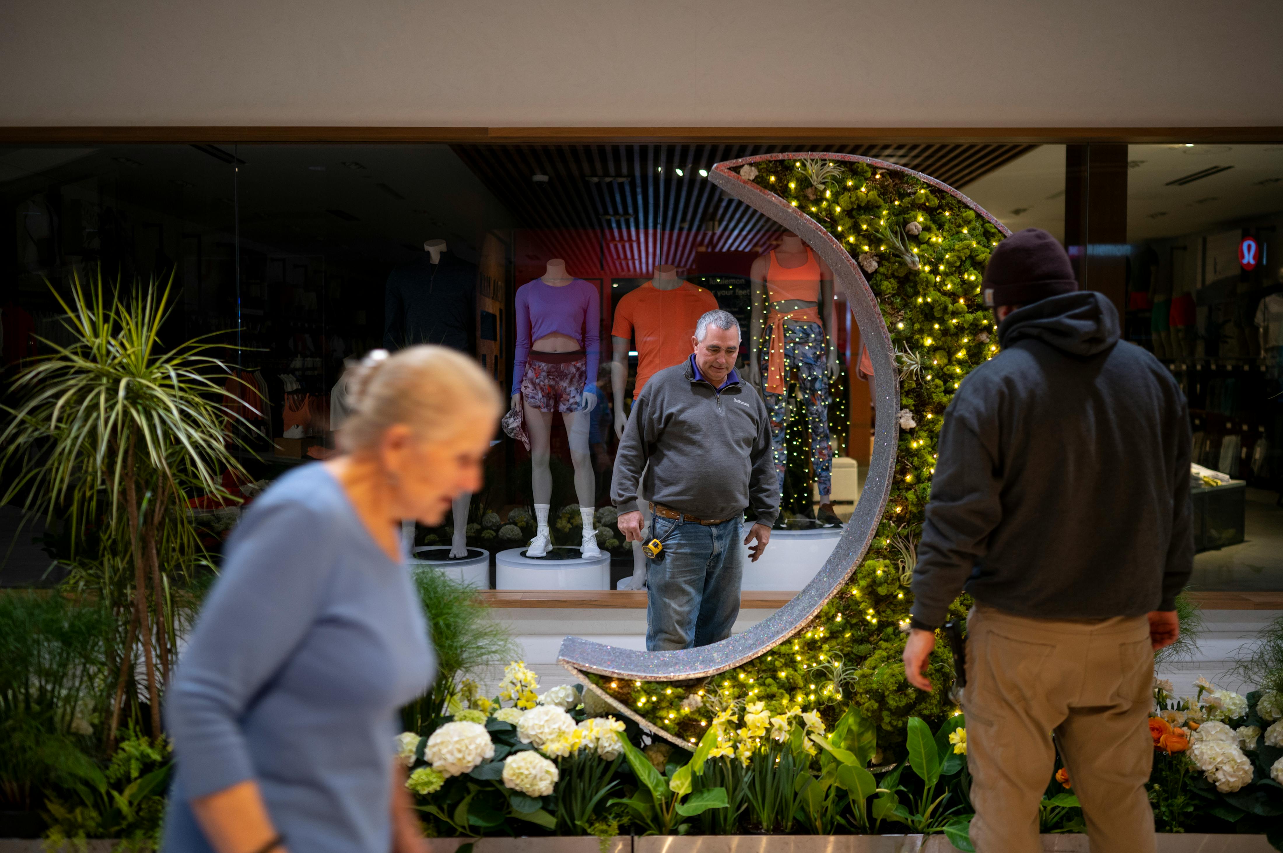 Galleria's Floral Experience flower show brings 'World of Wonder' to Edina