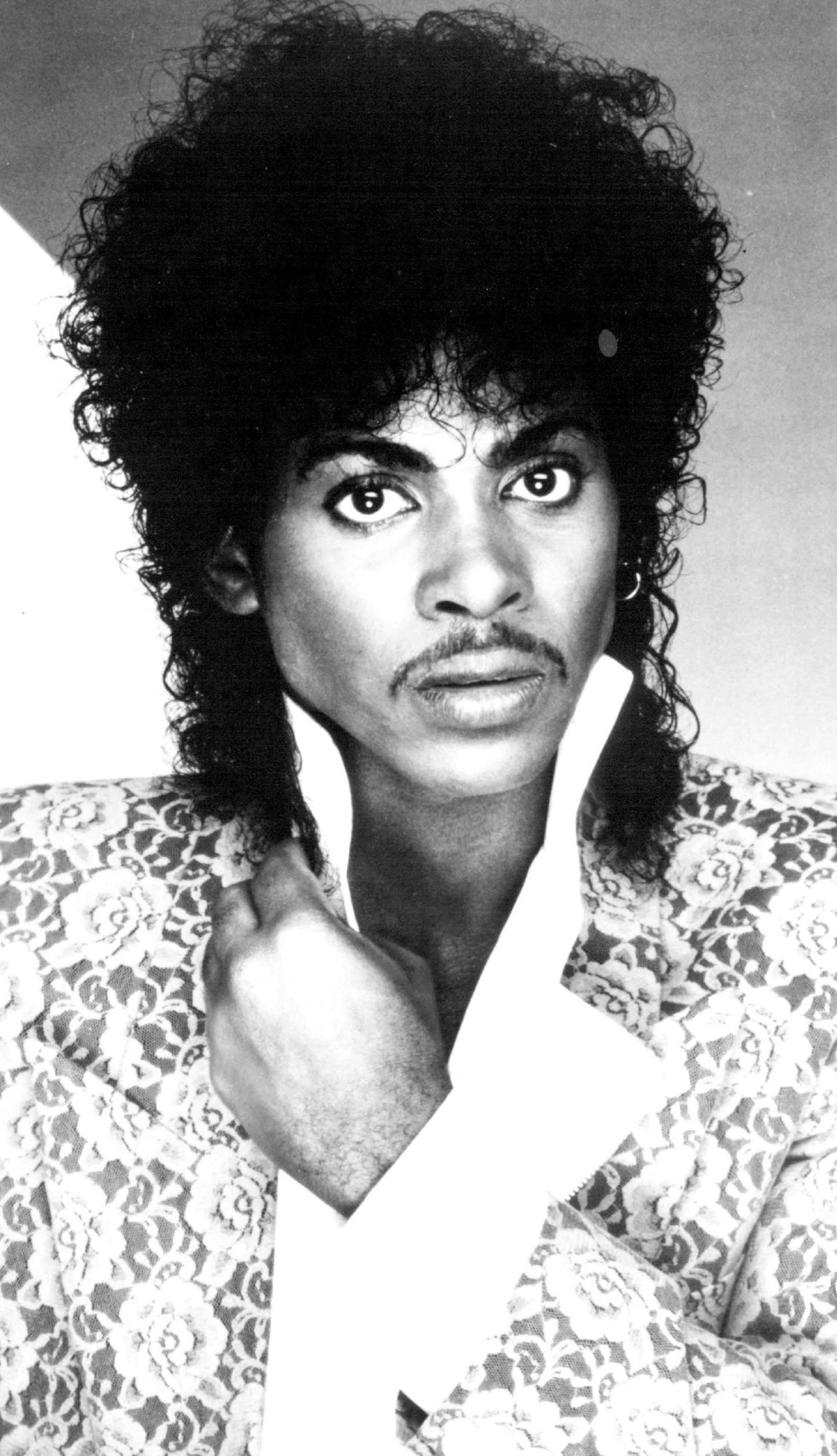 March 10, 1985 Jesse Johnson, &#xec;Jesse Johnson&#xed;s Re&#x2260;vue&#xee; (A&M). This guitarist is the first member of the defunct Time to record a solo album. And it&#xed;s hard to tell if this is a case of the dog wagging his tail or the tail wagging the dog. Either Johnson was highly influential in shaping the sound of the Time, which everyone knows was con&#x2260;ceived by Prince, or he was highly influenced by what the Time sound&#x2260;ed like. In any case, Johnson has found the good gr