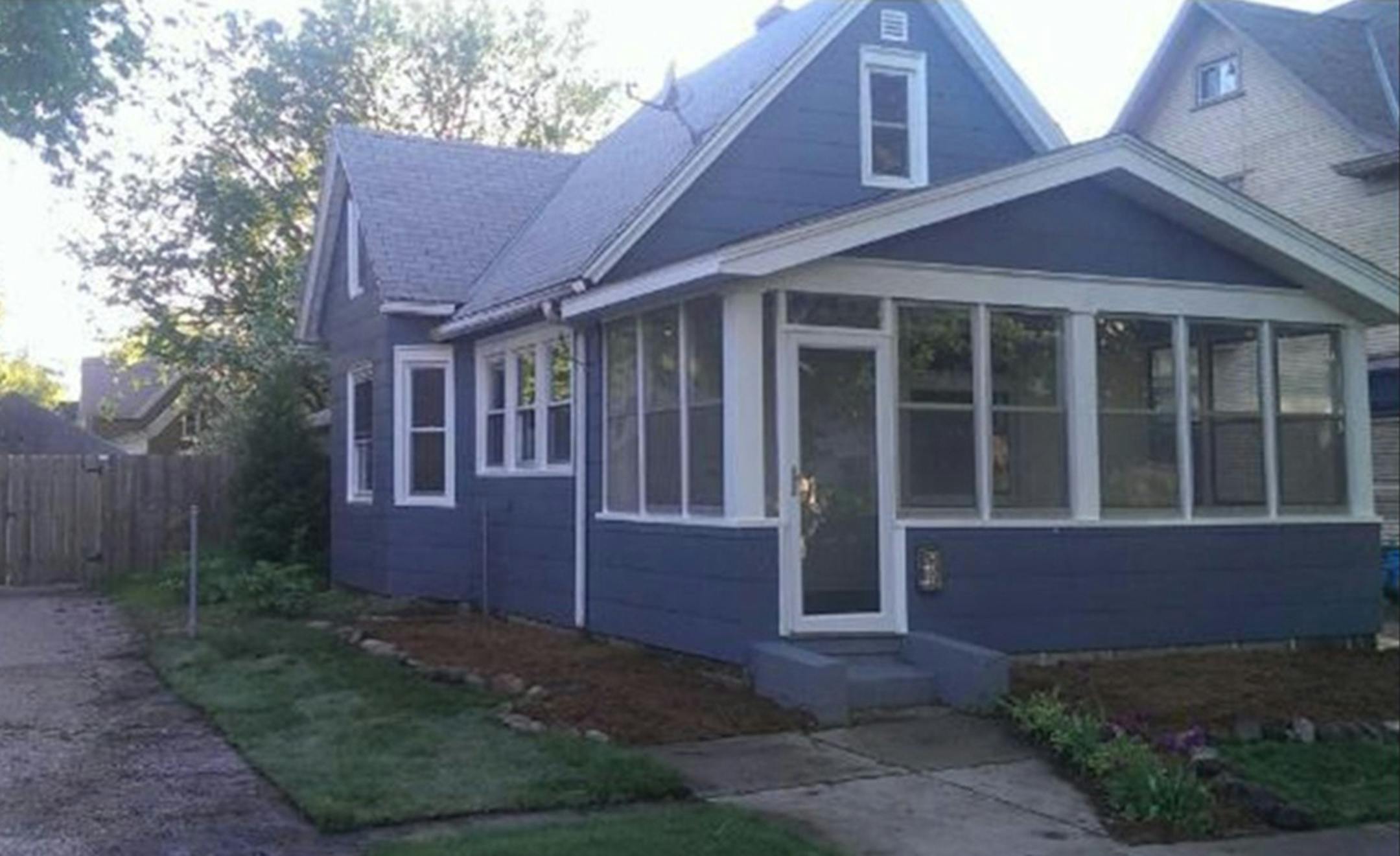 ... ST. PAUL
Built in 1900, this two-bedroom, one-bathroom house located in the West Seventh neighborhood has 1,000 finished square feet and features slate tile floors in kitchen and front entry, hardwood floors, three-season porch, full basement, fenced yard and one-car detached garge. Listed by Dan Hennen, MN Real Estate Group, 612-910-4445.