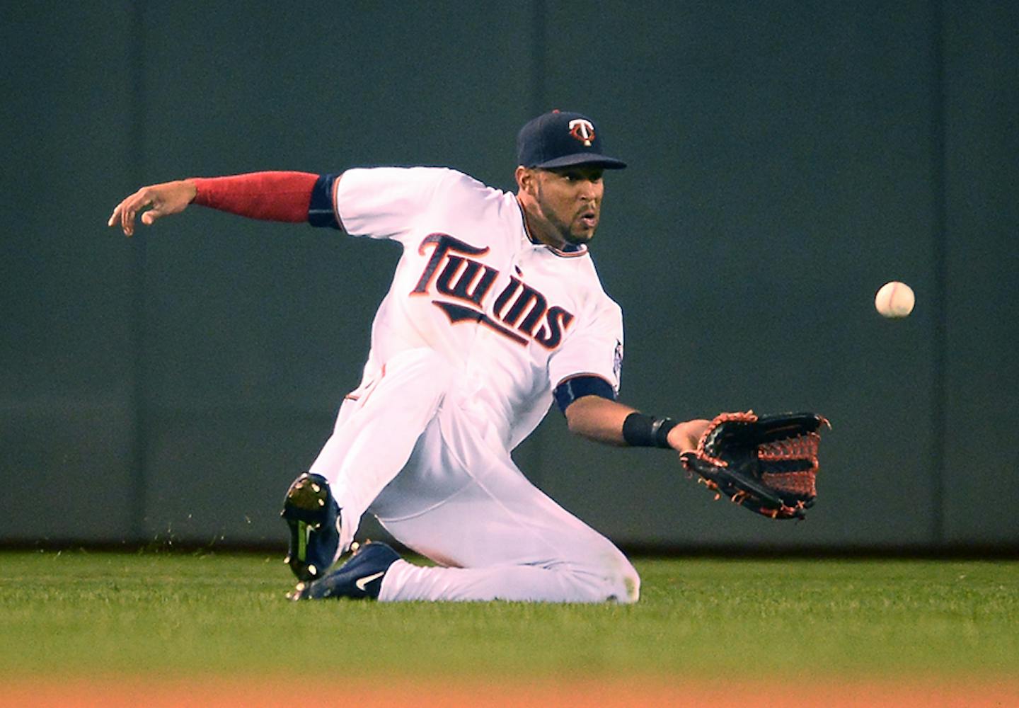 Minnesota Twins center fielder Aaron Hicks (32) made the catch off a hit by Kansas City Royals first baseman Eric Hosmer (35) in the top of the eighth inning.