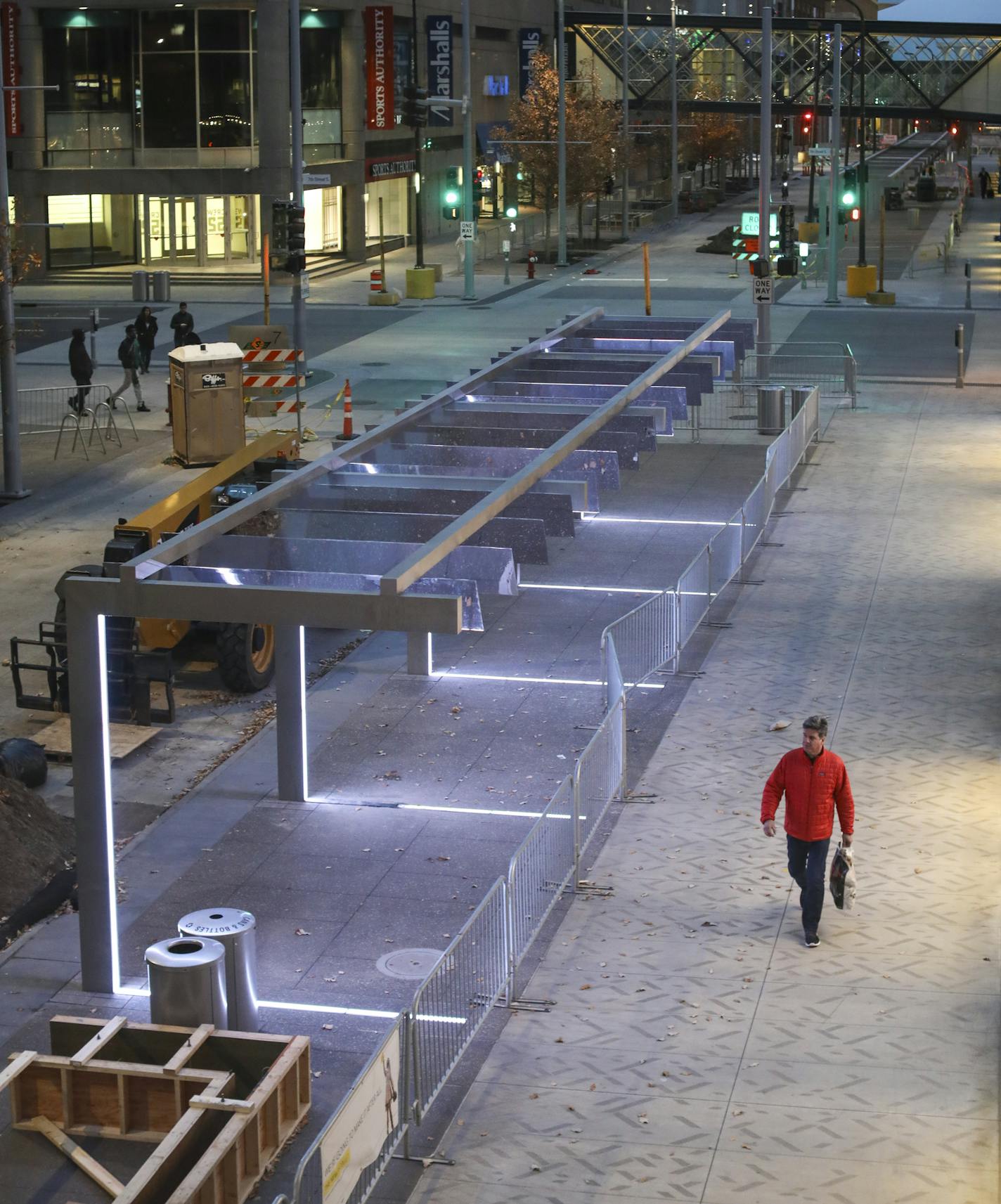 Nicollet Mall photographed on Thursday evening on October 26, 2017, in Minneapolis, Minn. ] RENEE JONES SCHNEIDER &#xef; renee.jones@startribune.com