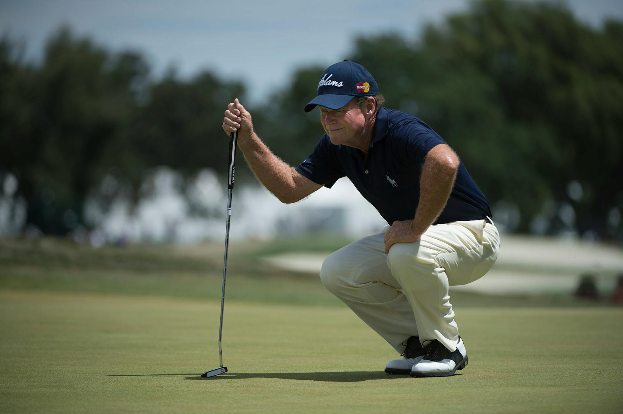 Tom Watson lines up his putt on the 14th green during the final round of the 2015 U.S. Senior Open at Del Paso Country Club on Sunday, June 28, 2015, in Sacramento, Calif. (Randy Pench/The Sacramento Bee via AP) MAGS OUT; LOCAL TELEVISION OUT (KCRA3, KXTV10, KOVR13, KUVS19, KMAZ31, KTXL40); MANDATORY CREDIT