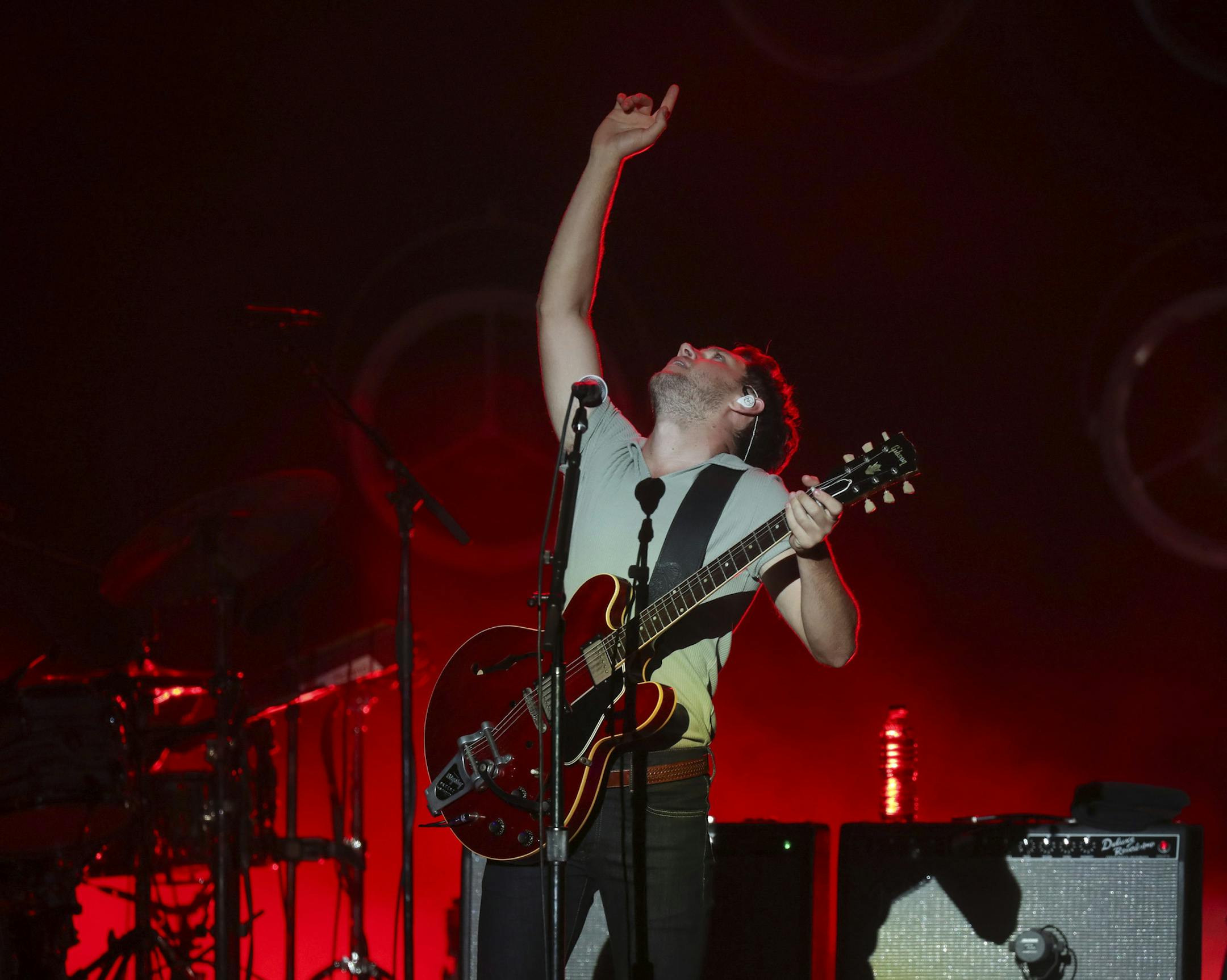 Niall Horan performing early in his headlining Grandstand Set Thursday night. ] JEFF WHEELER ï jeff.wheeler@startribune.com Niall Horan was the Grandstand entertainment on the opening night of of the Minnesota State Fair Thursday night, August 23, 2018 in Falcon Heights. Maren Morris opened for him.