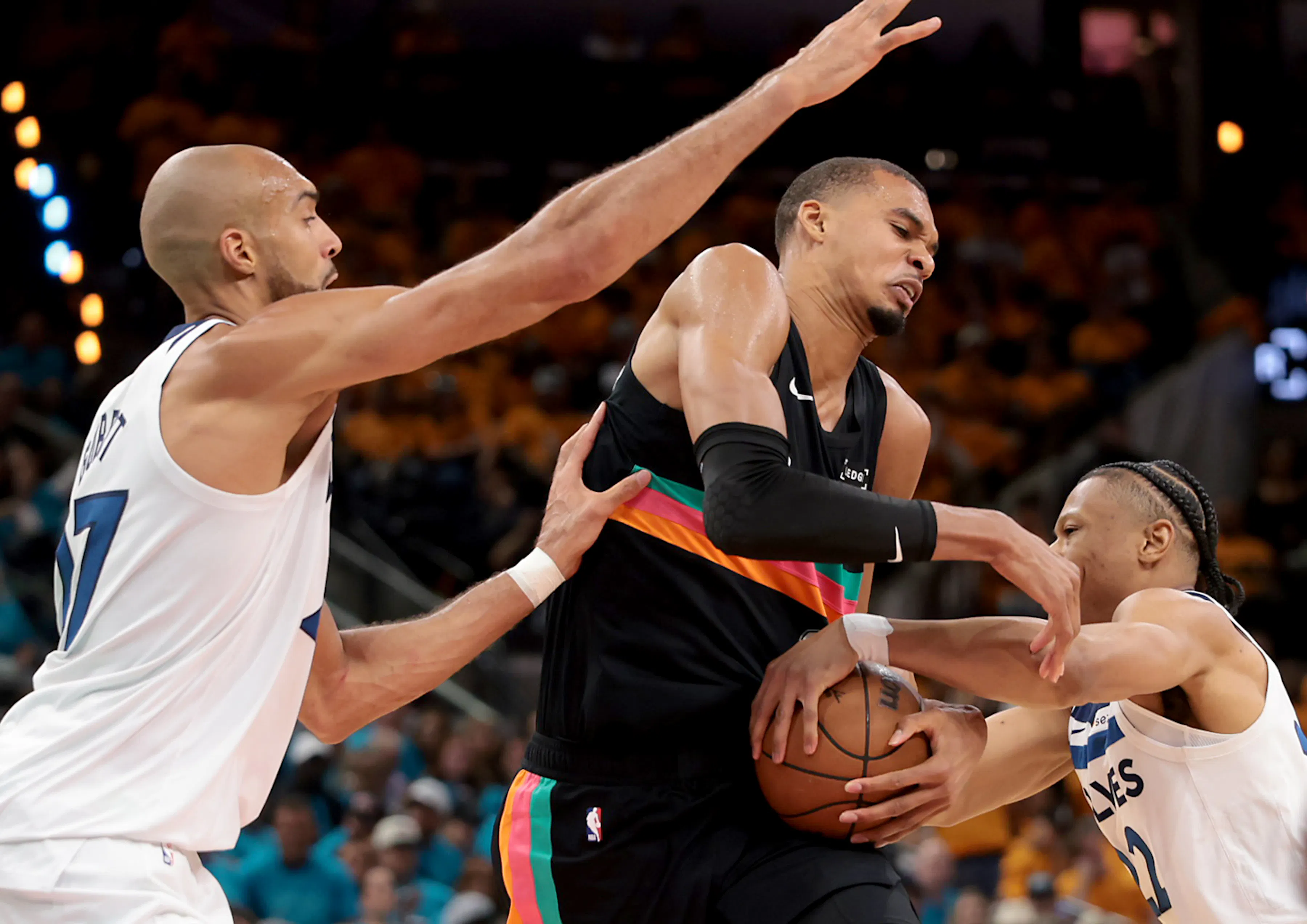 Live: Timberwolves hold off Spurs in Game 1 of NBA Western Conference ...