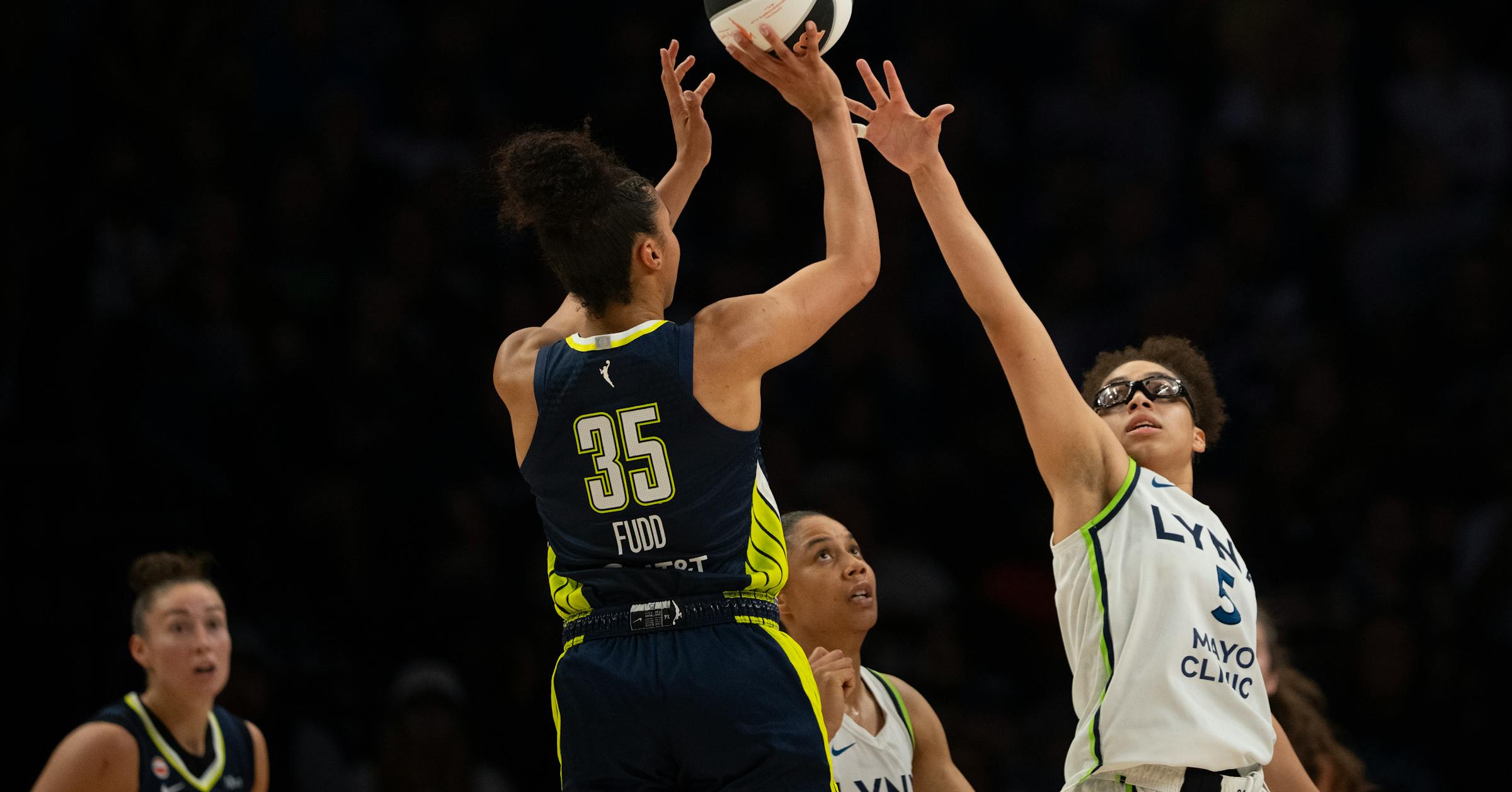 Scoggins: Lynx rookie Olivia Miles shines in showdown with No ...