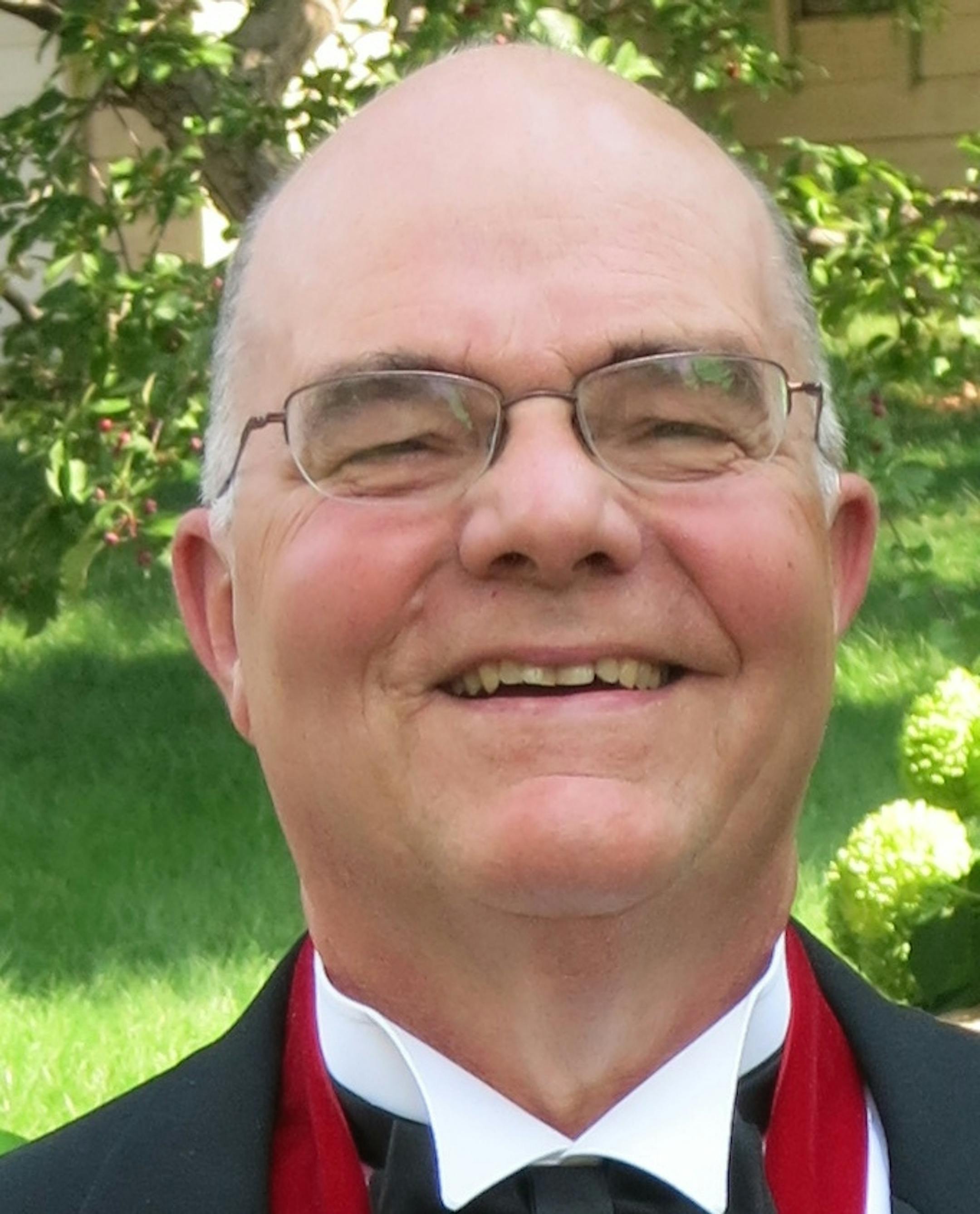 Paul Skarstad was a pioneering scientist at Medtronic who helped shrink the size of pacemakers and other medical devices by designing smaller, more powerful batteries that last much longer than their predecessors. He died at age 74.