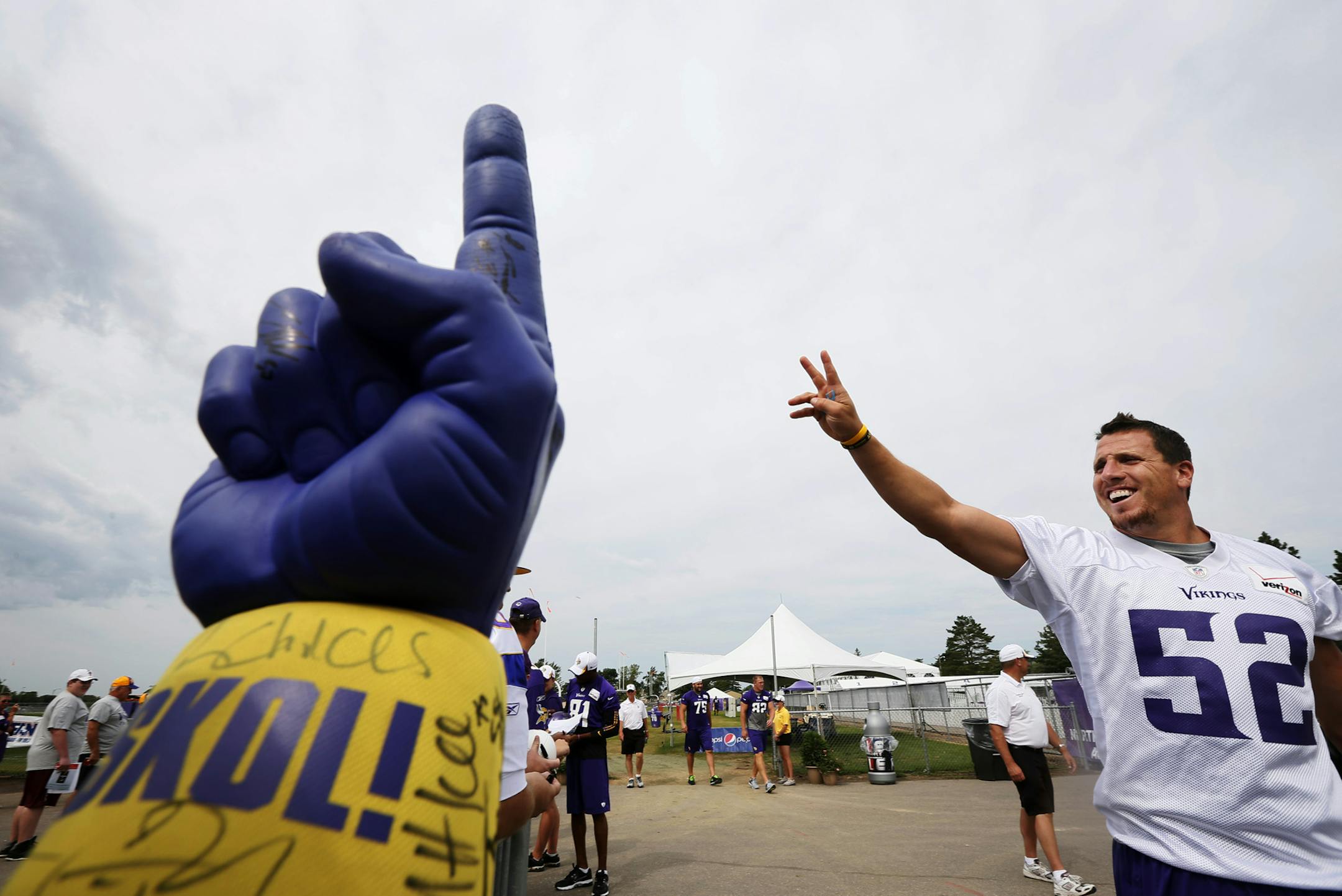 Vikings linebacker Chad Greenway acknowledged the crowd during Tuesday’s training camp drills at Minnesota State Mankato. The Vikings have one more full-pads practice — on Wednesday afternoon — before Friday’s preseason opener against Houston.