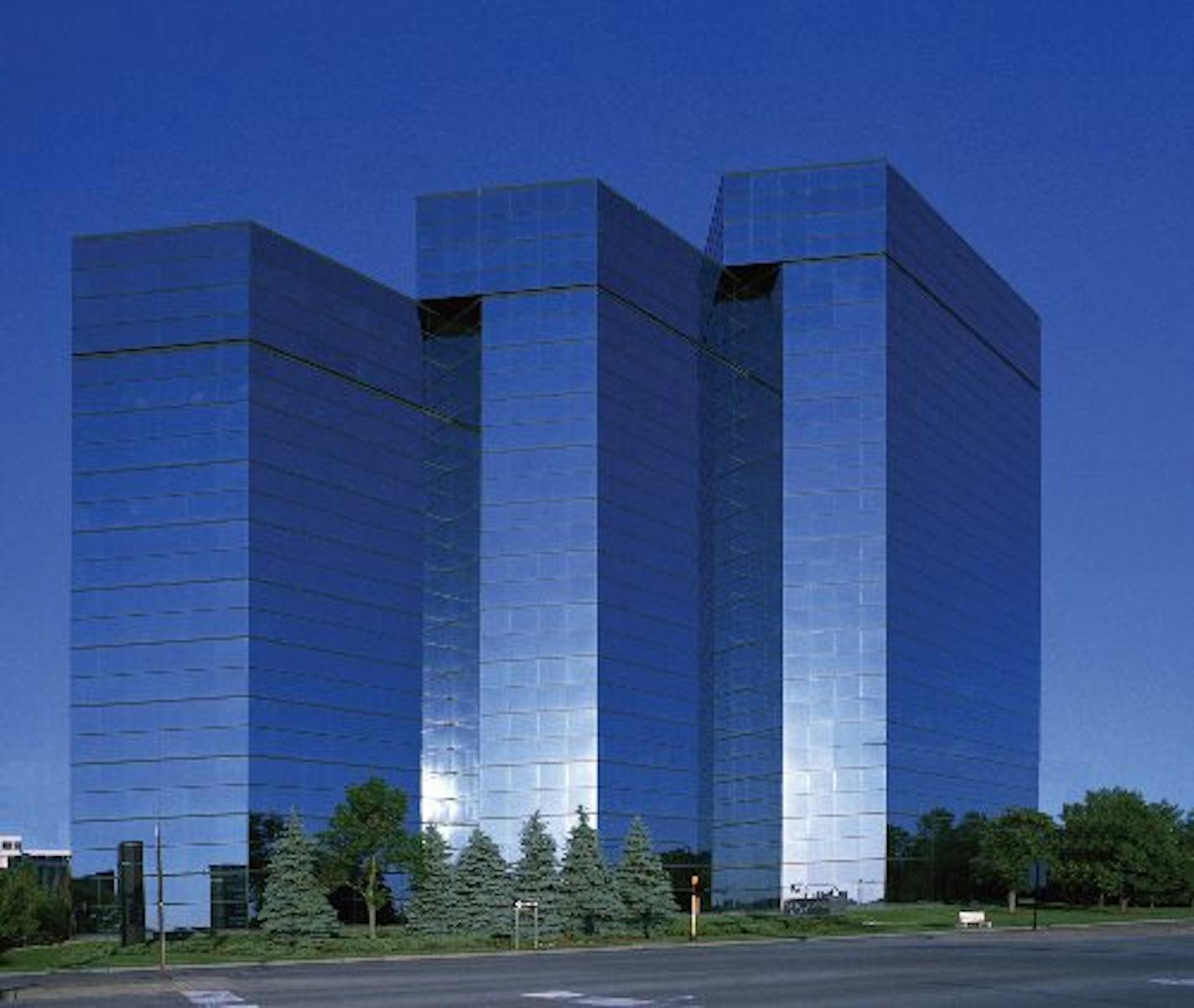 Northland Plaza is a prominent 15-story tower at the intersection of Interstate Hwy. 494 and France Avenue in Bloomington.