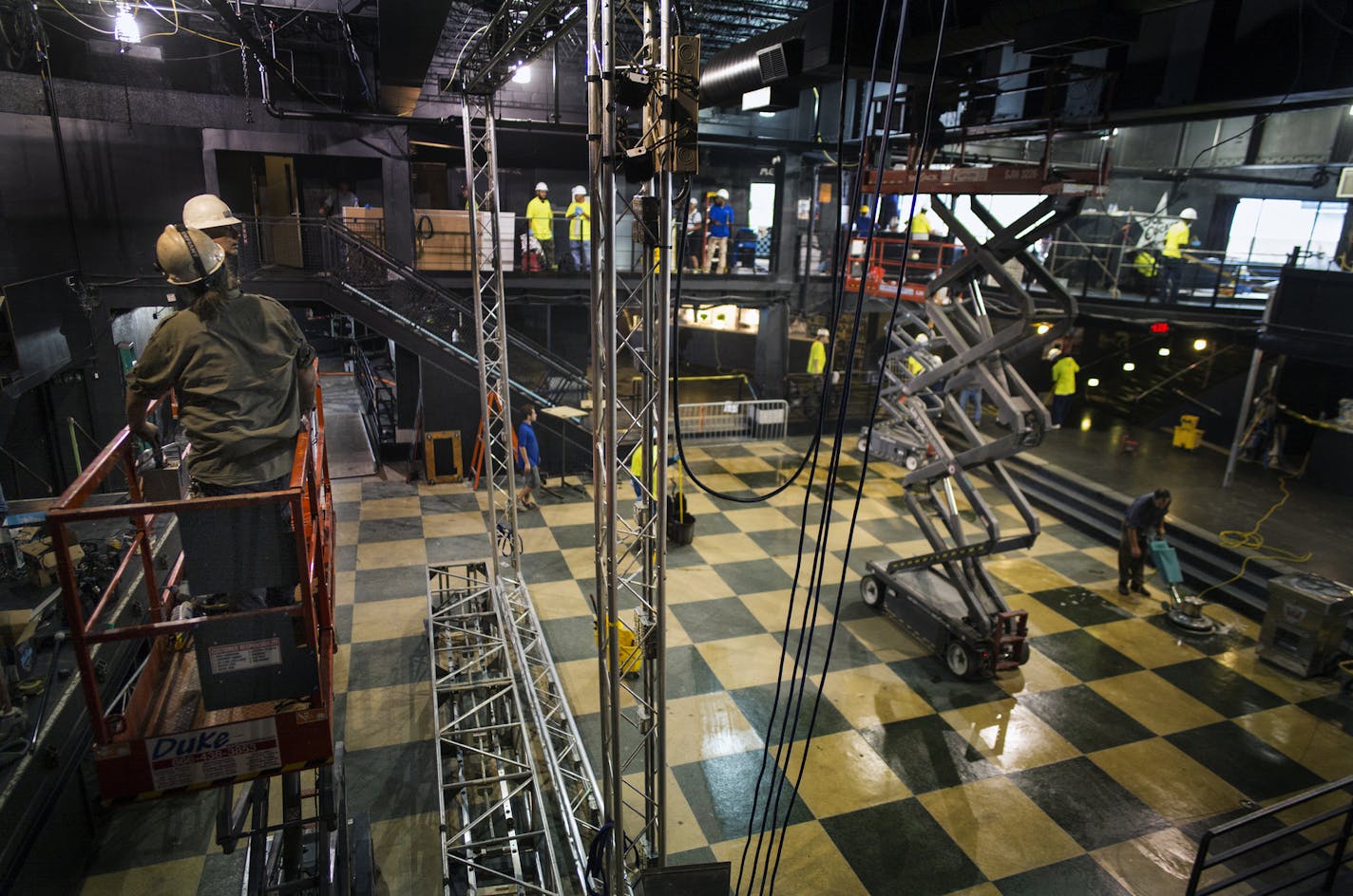 First Avenue staffers finally gets back into the concert business instead of the construction business. Minnesota's landmark nightclub reopens Friday after the second-longest shutdown in its 45-year history, a three-week span brought on unexpectedly when a portion of its ceiling collapsed during a concert. .] Richard Tsong-Taatarii/rtsong-taatarii@startribune.com