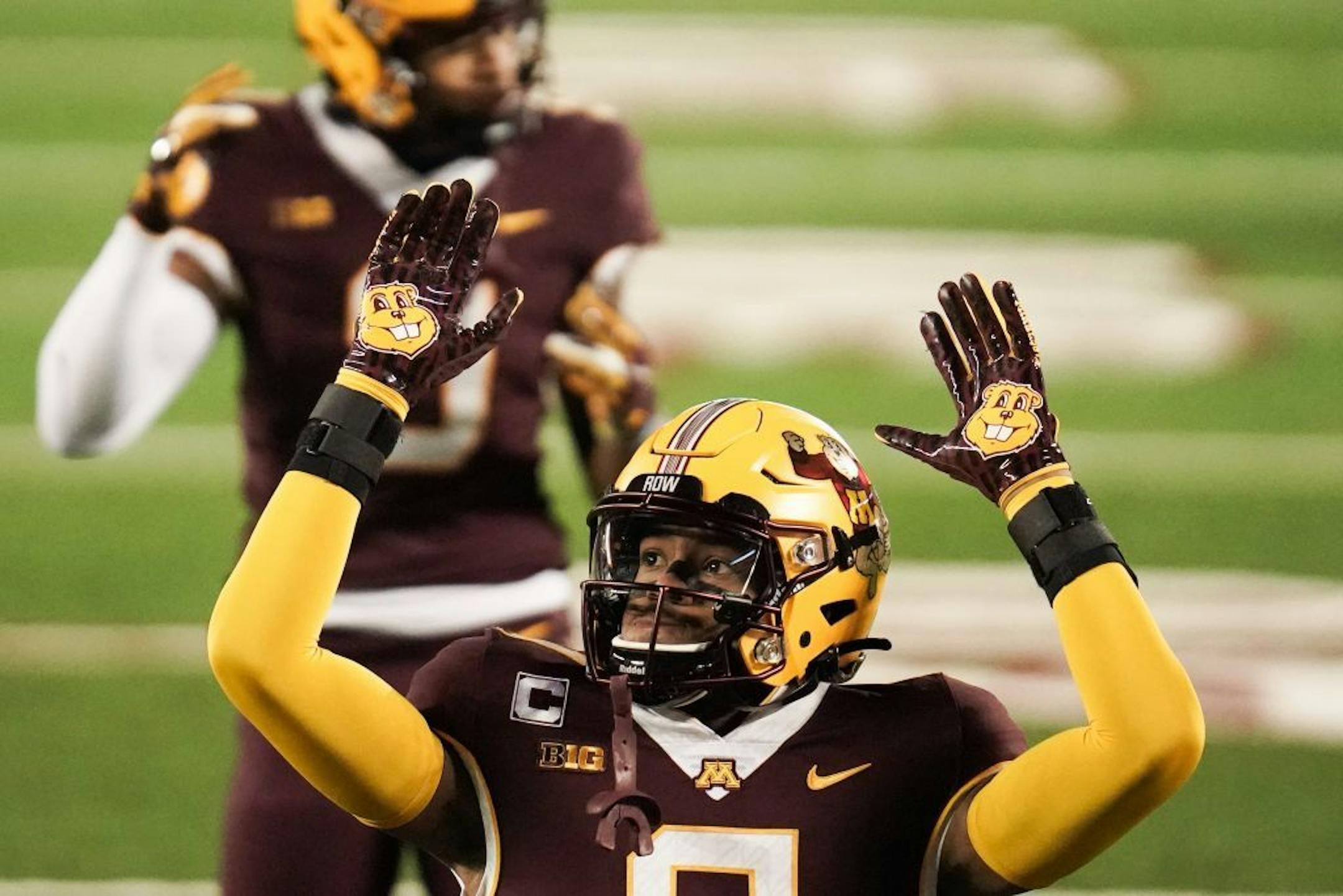 Minnesota Gophers wide receiver Rashod Bateman (0) warmed up before the game.