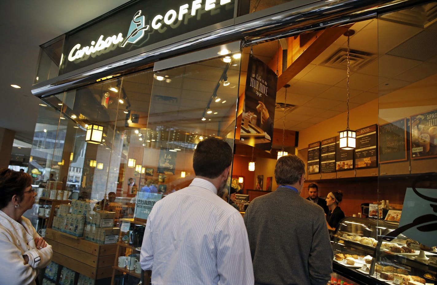 At the Caribou Coffee shop in the U.S. Bank building in downtown Minneapolis, customers in Minnesota will continue to see the Caribou Coffee brand while 88 stores East will be converted to Peet's Coffee & Tea .]rtsong-taatarii@startribune.com