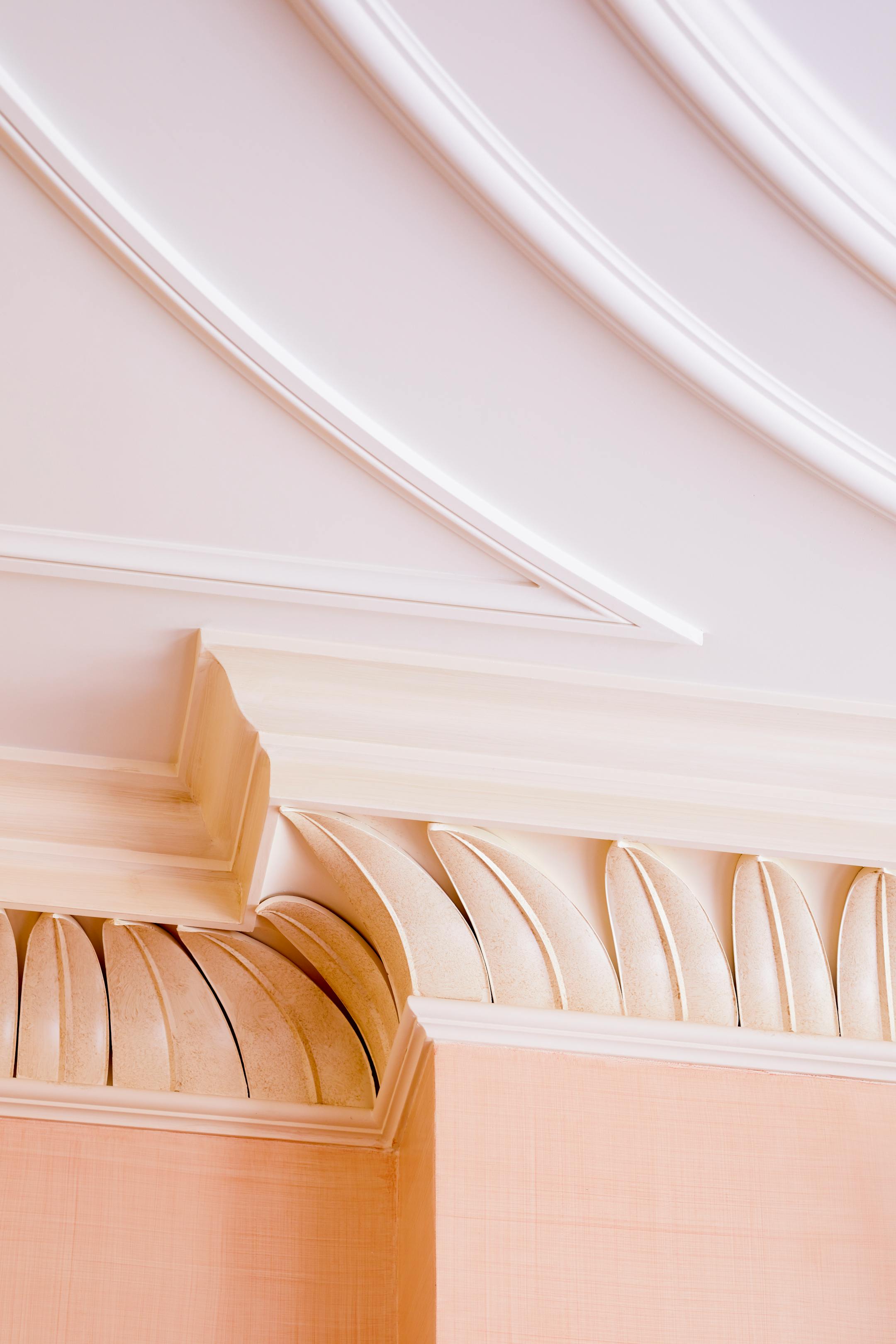 In an image provided by the designers, a Corinthian cornice with a modern twist, designed by Peter Pennoyer Architects and rendered in plaster. Designers and fabricators are finding new forms for the ornamental material. (Eric Piasecki via The New York Times) — NO SALES; FOR EDITORIAL USE ONLY WITH DESIGN PLASTER by ALPERT of AUG. 31, 2023. ALL OTHER USE PROHIBITED. —