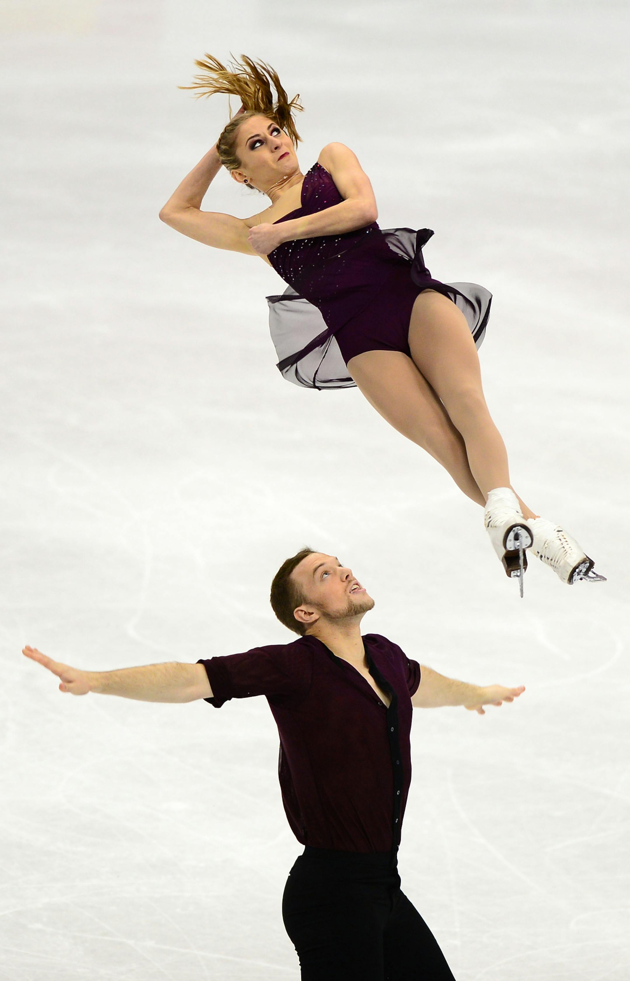Tarah Kayne and Danny O&#x2019;Shea of Florida took a 2.26-point lead over the defending U.S. champions in the pairs short program.